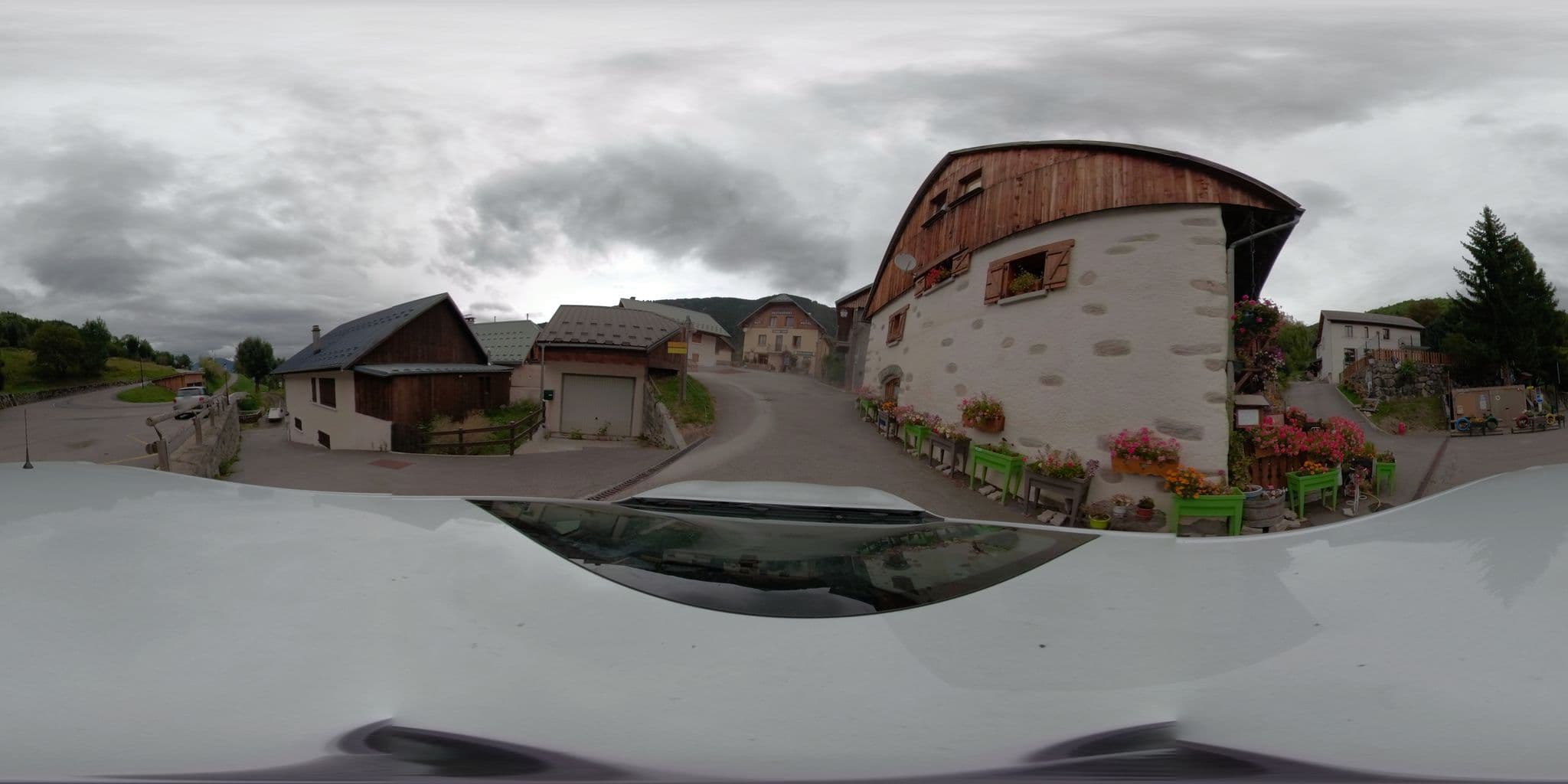 Street view near hotel 1200, La Chambre — © serfim_cit_y (CC BY-SA · Mapillary)