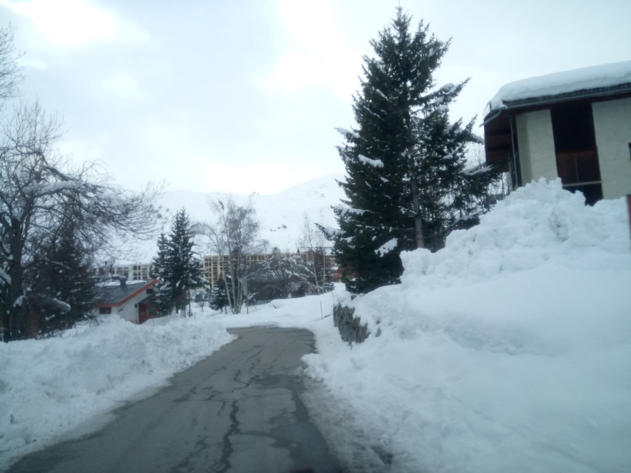 Street view near Lagrange Prestige l'Ecrin des Sybelles, Saint-Jean-de-Maurienne — © alexmodesto73 (CC BY-SA · Mapillary)