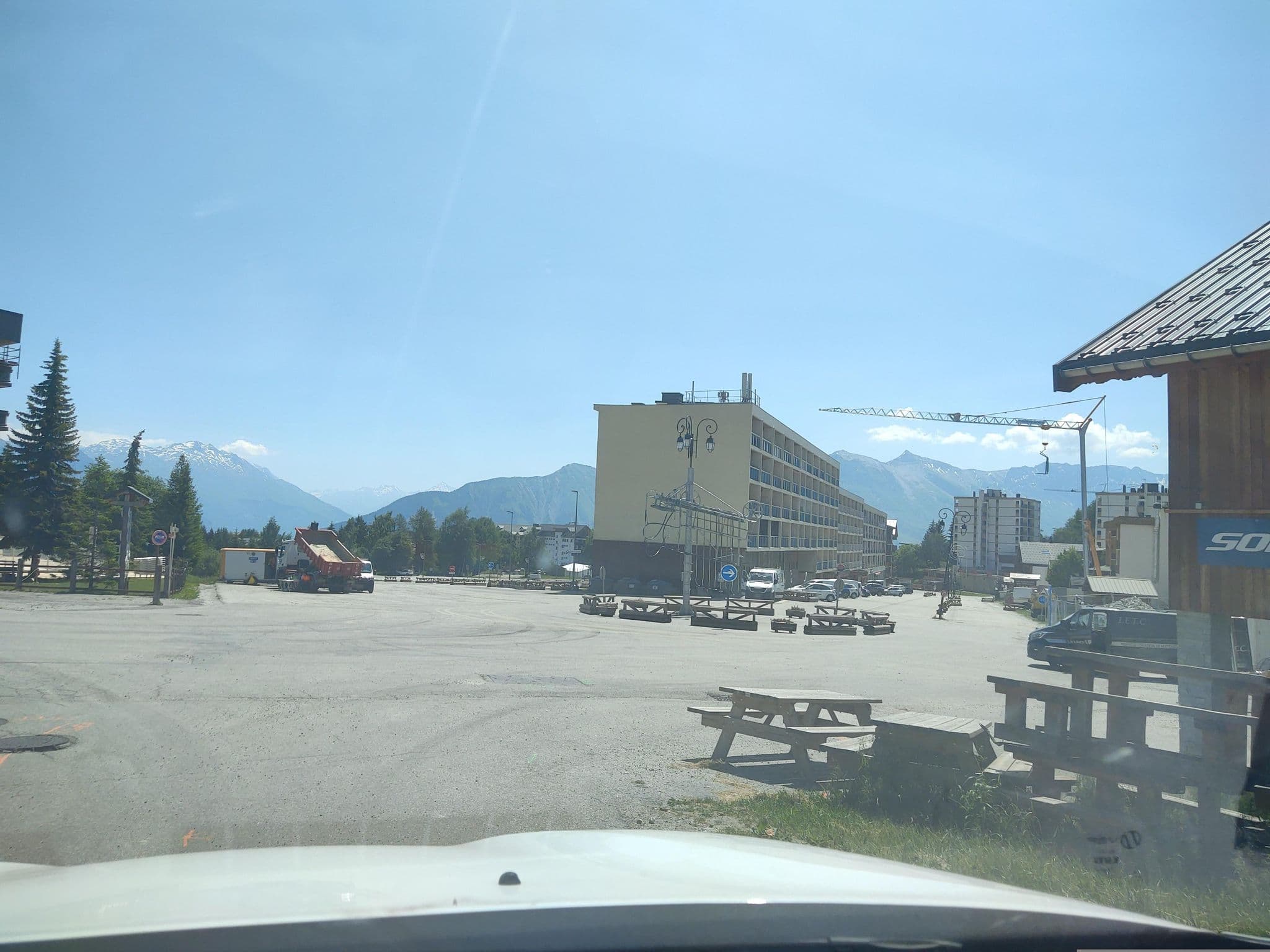Street view near Hôtel la Ruade, Saint-Jean-de-Maurienne — © MatthieuF4FNE (CC BY-SA · Mapillary)