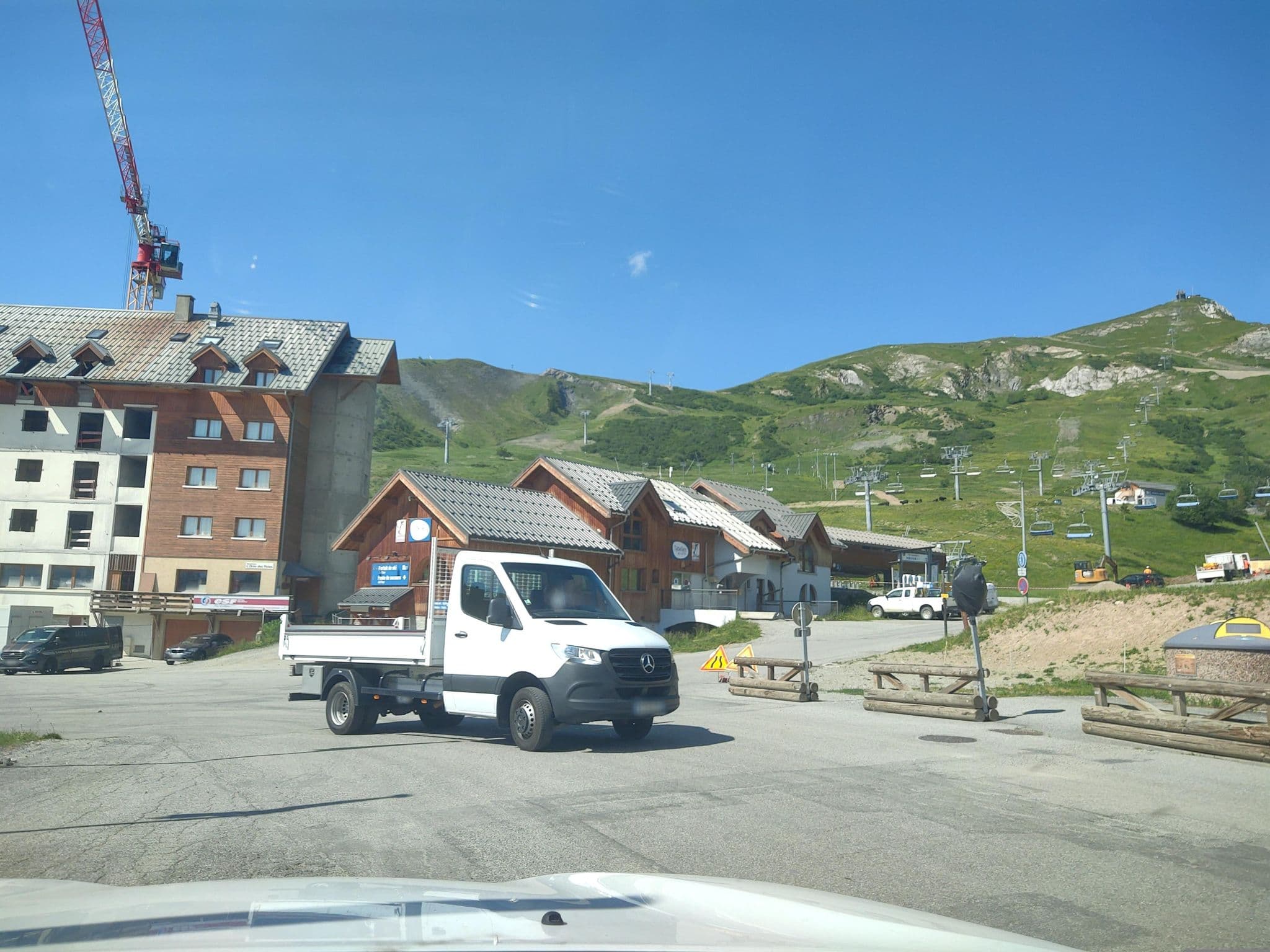 Street view near Les Soldanelles, Saint-Jean-de-Maurienne — © MatthieuF4FNE (CC BY-SA · Mapillary)