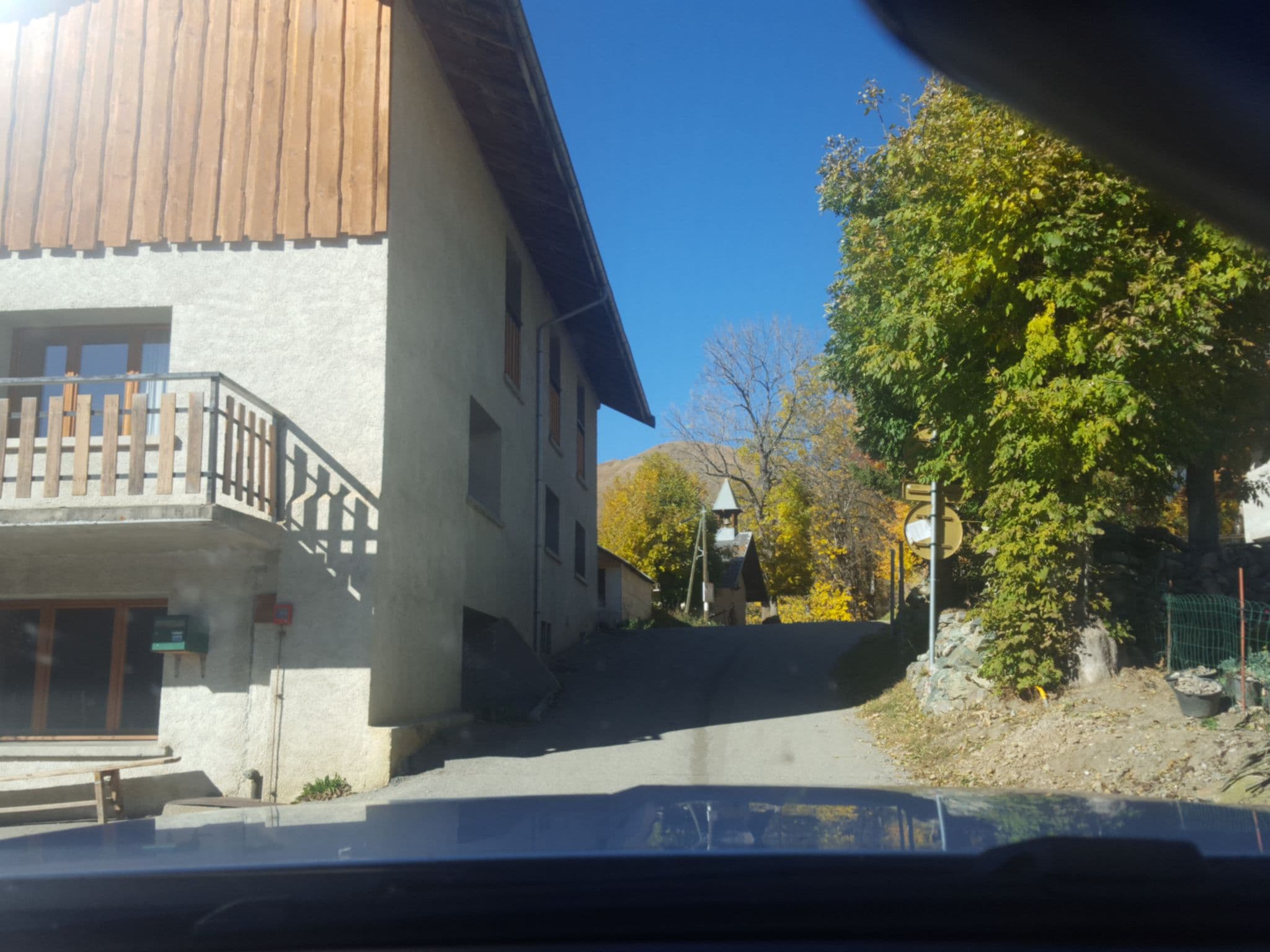 Street view near Centre Christiana, Saint-Jean-de-Maurienne — © nico73 (CC BY-SA · Mapillary)