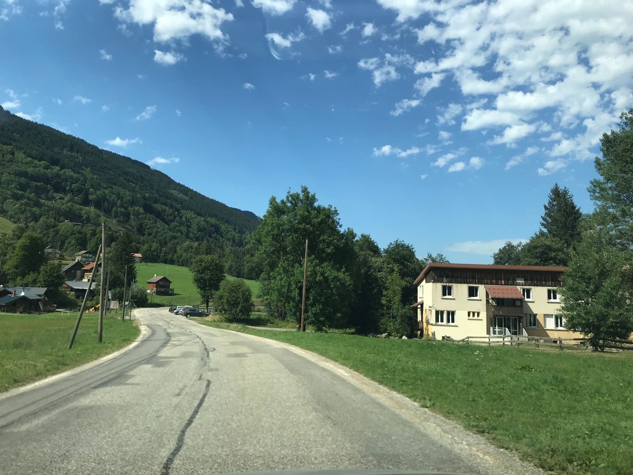 Street view near Village vacances du Haut-Bréda aux 7 Laux, Theys — © pgiraud (CC BY-SA · Mapillary)