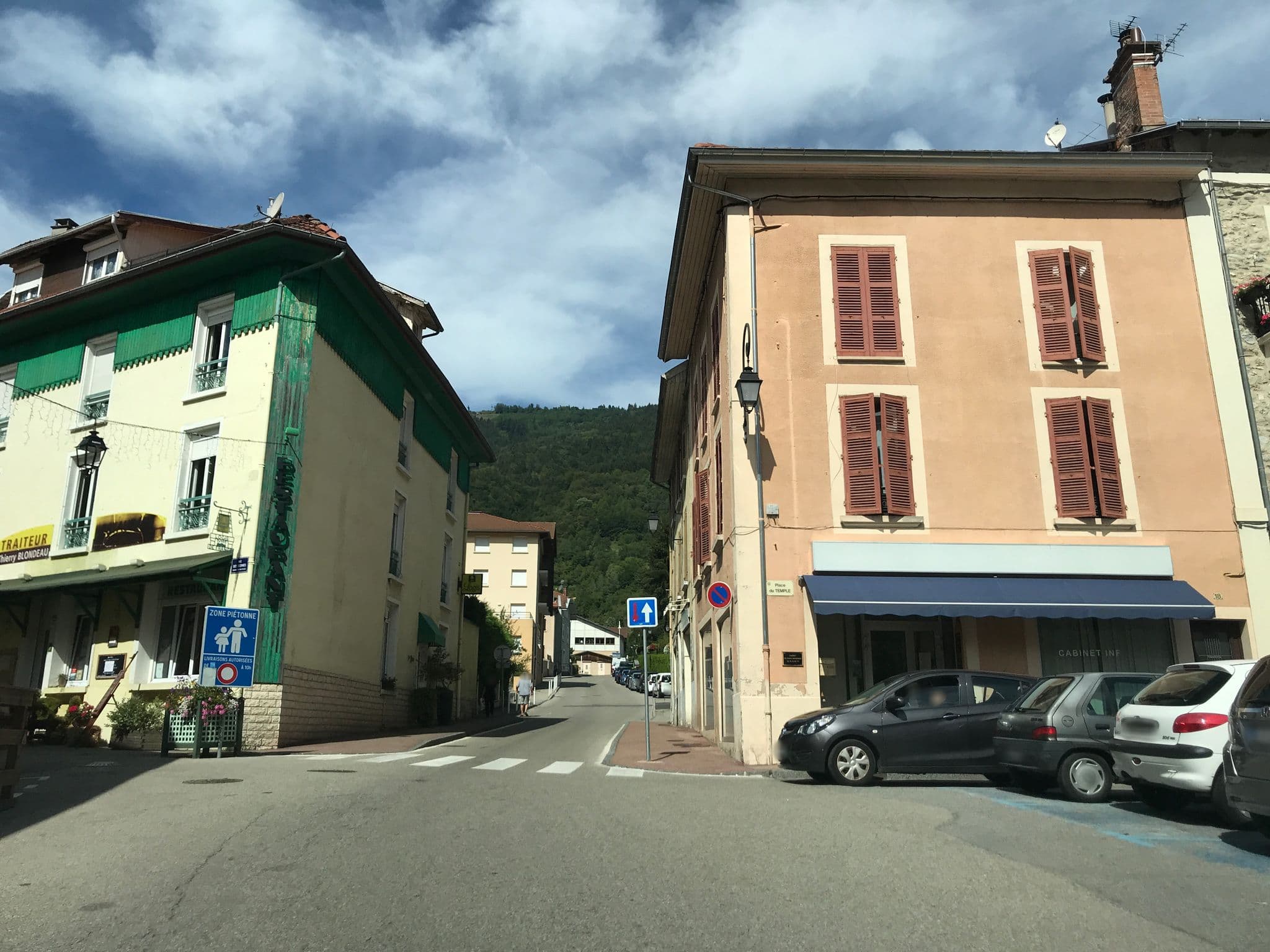 Street view near Hotel Des Alpes, Allevard — © pgiraud (CC BY-SA · Mapillary)
