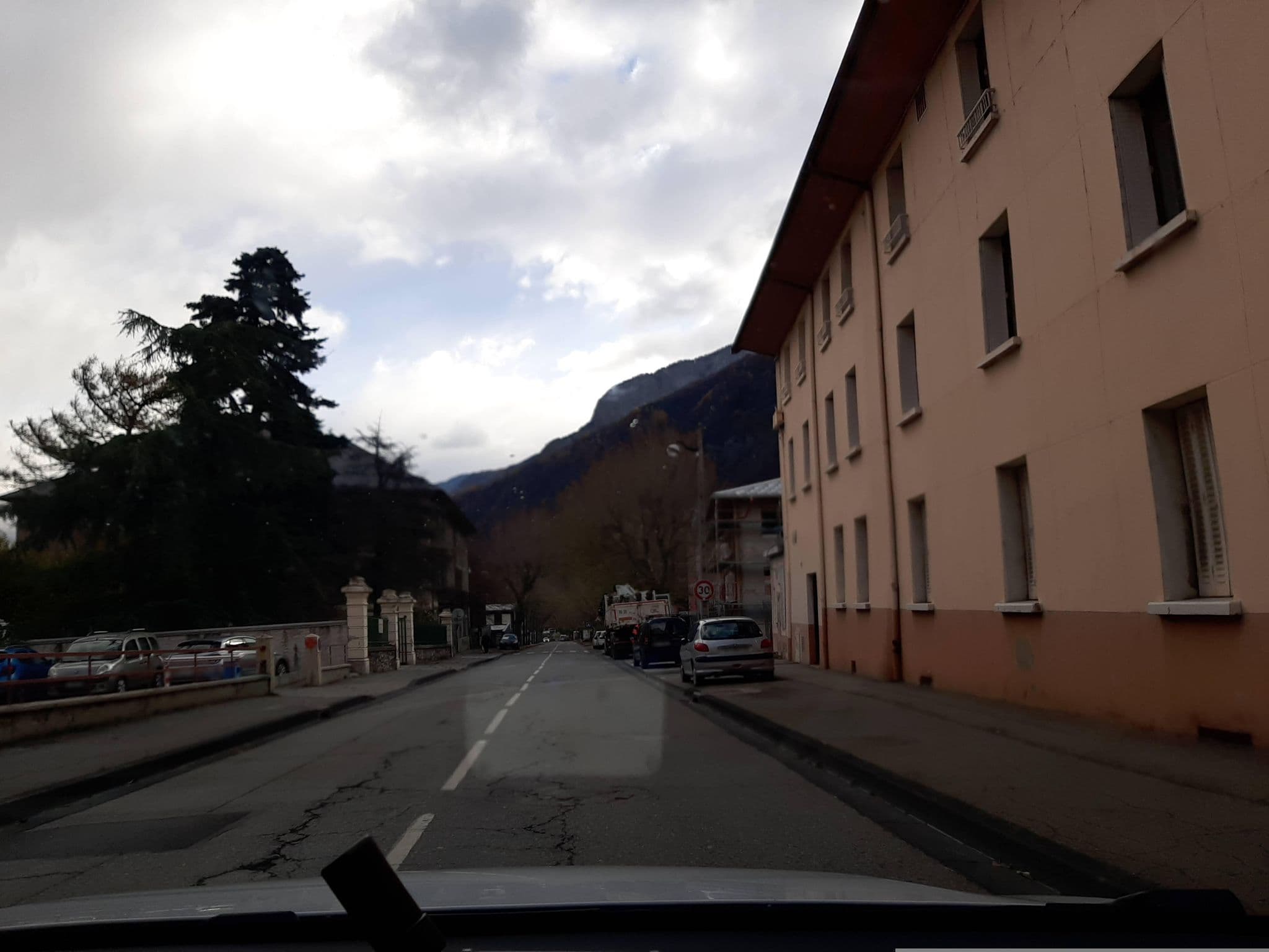 Street view near Sonia Bouteiller Chambres d´hôtes, Saint-Jean-de-Maurienne — © alexmodesto73 (CC BY-SA · Mapillary)