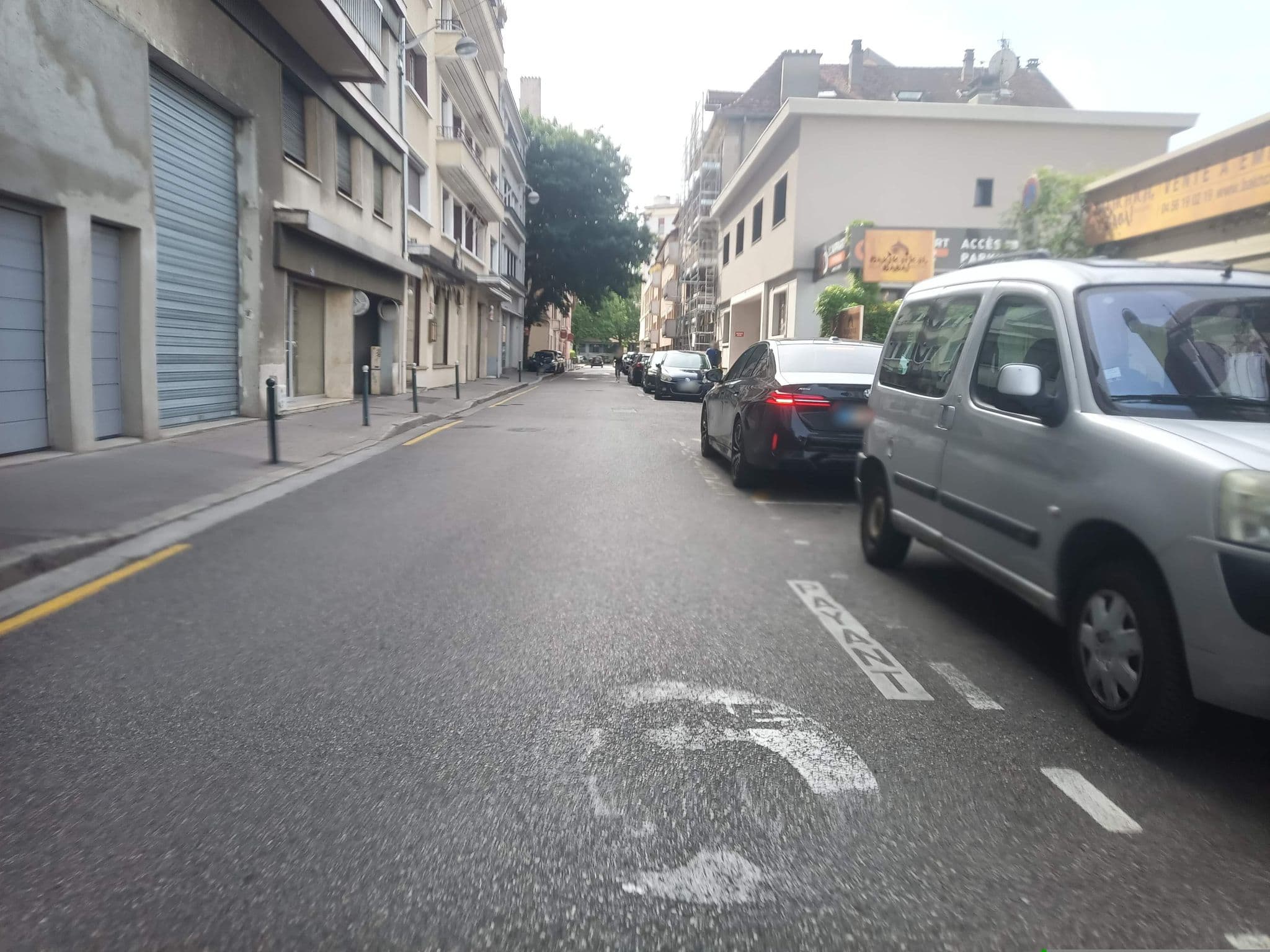 Street view near Comfort Hotel, Cran-Gevrier — © connermacleod69 (CC BY-SA · Mapillary)