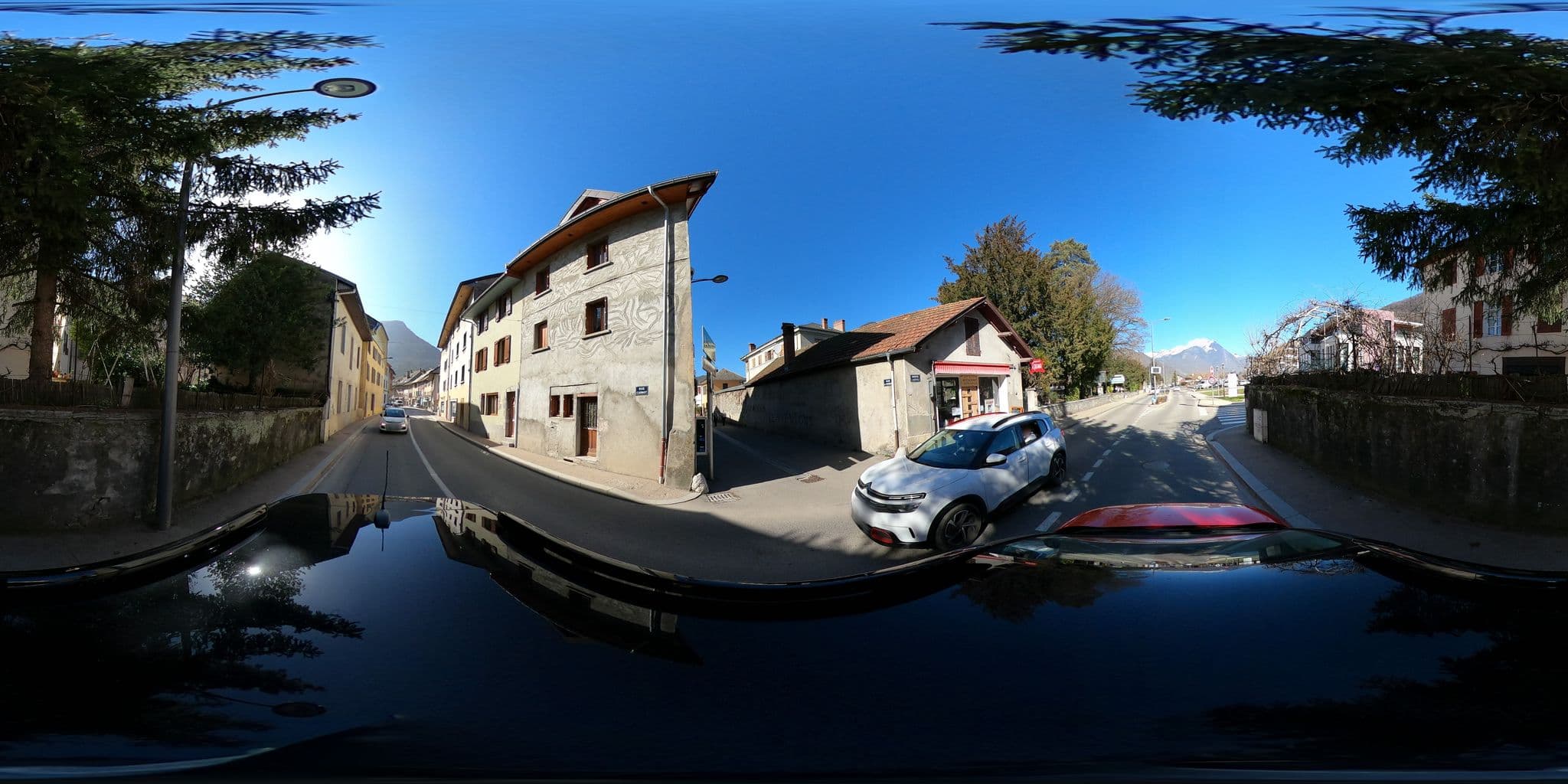 Street view near Hotel du Parc, Faverges — © futur3r (CC BY-SA · Mapillary)