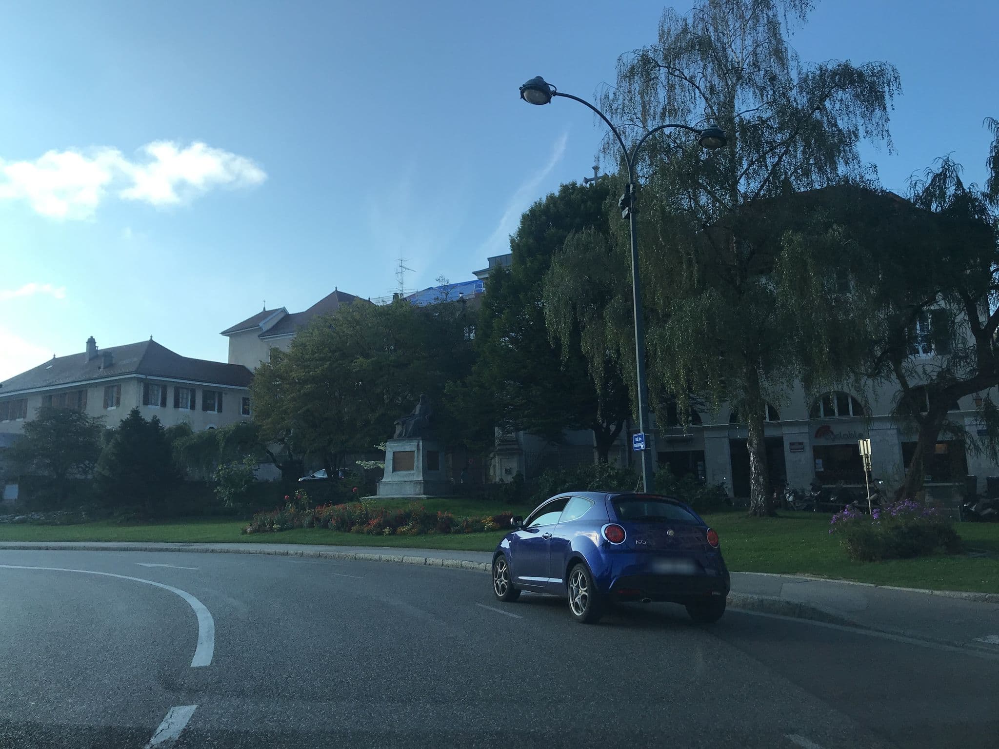 Street view near Lofts in Old Town, Annecy — © pgiraud (CC BY-SA · Mapillary)