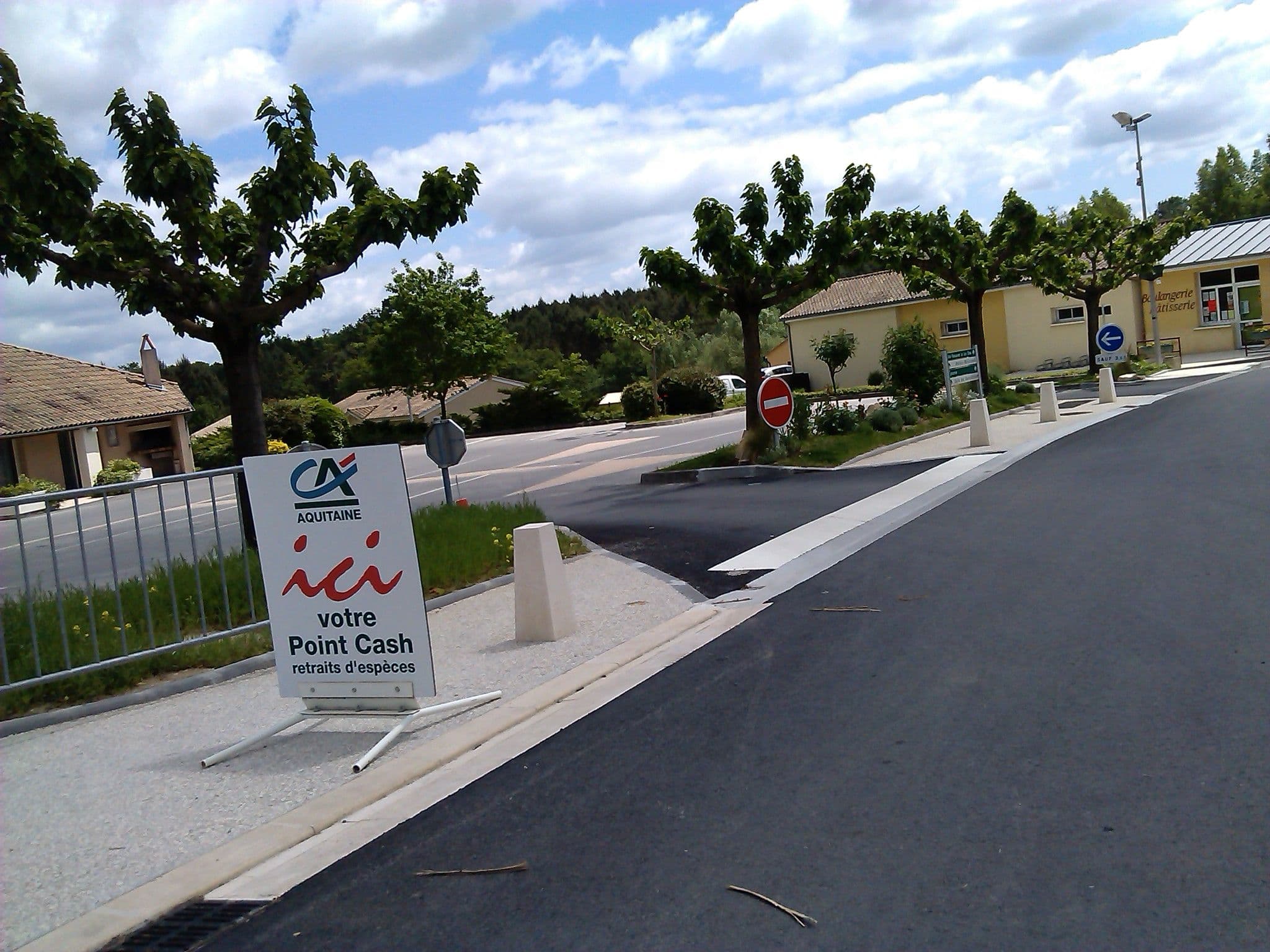 Street view near Auberge des Lacs Bleus, Clérac — © changchun1 (CC BY-SA · Mapillary)