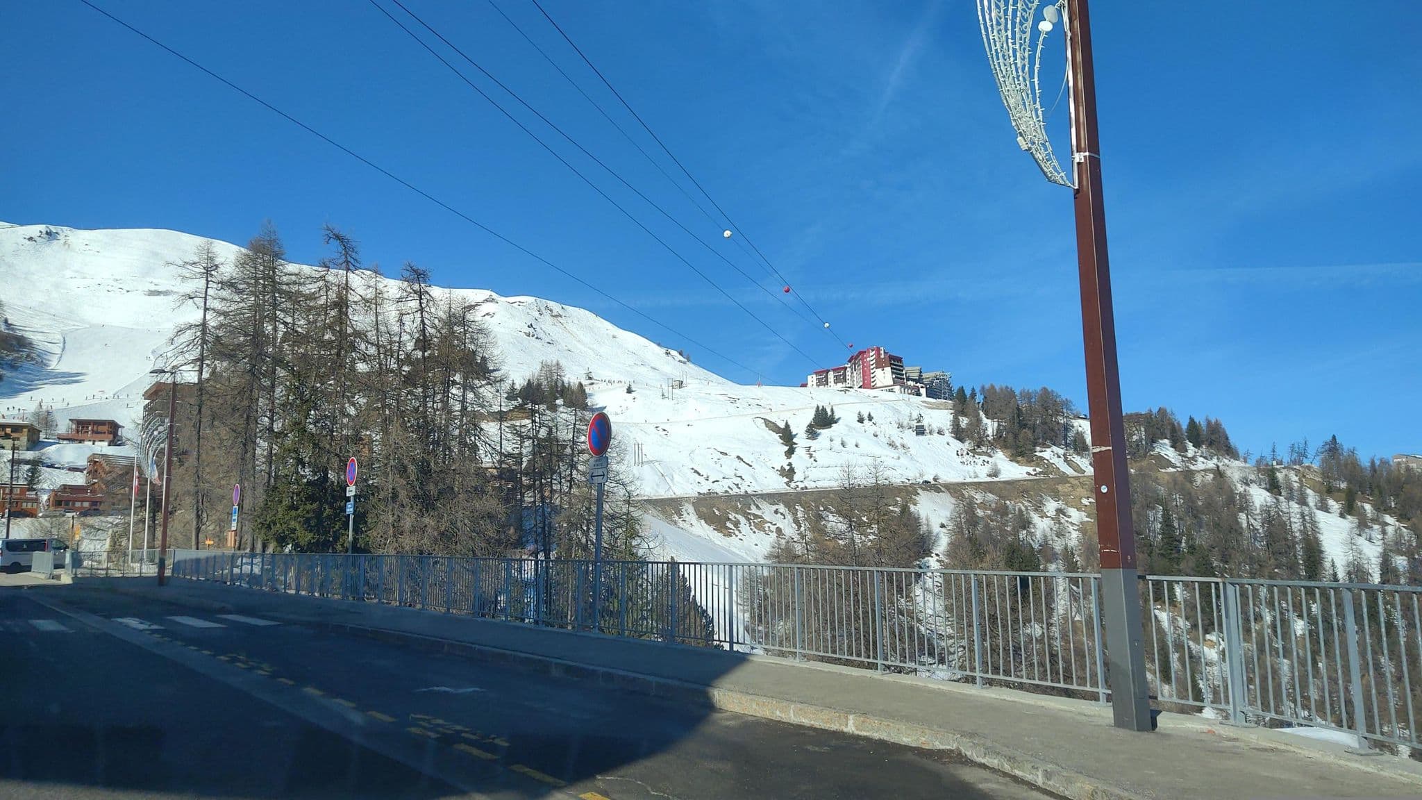 Street view near Pierre & Vacances Plagne Lauze, Belle-Plagne — © MatthieuF4FNE (CC BY-SA · Mapillary)