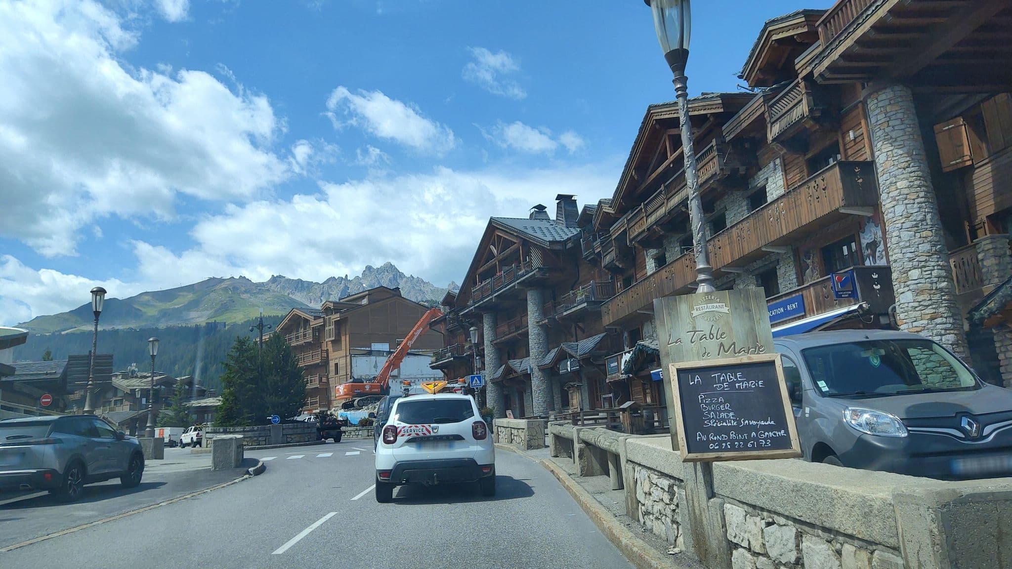 Street view near Hôtel Blanche-Neige, Courchevel — © MatthieuF4FNE (CC BY-SA · Mapillary)