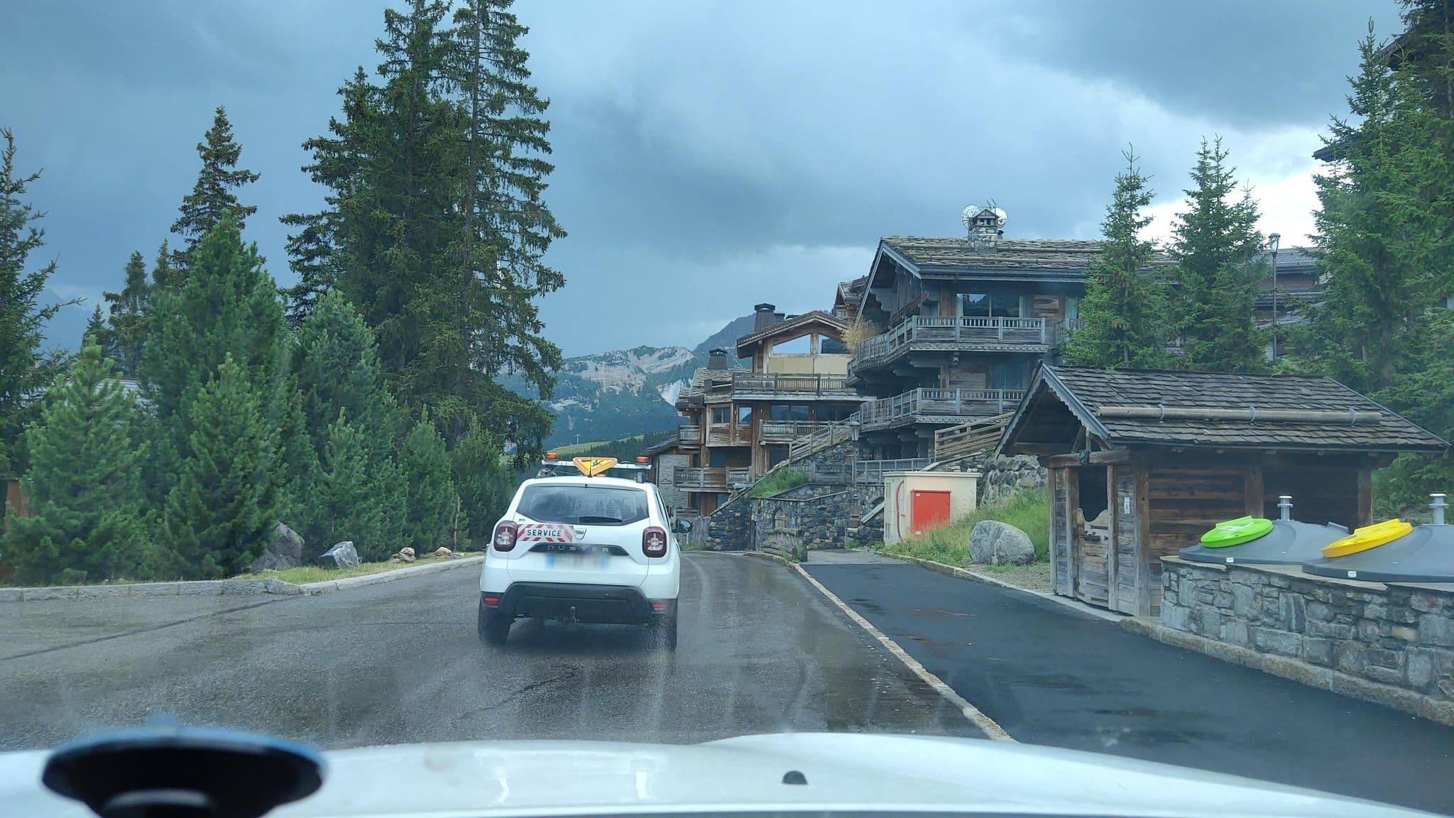 Street view near Le Snowlodge, Courchevel — © MatthieuF4FNE (CC BY-SA · Mapillary)