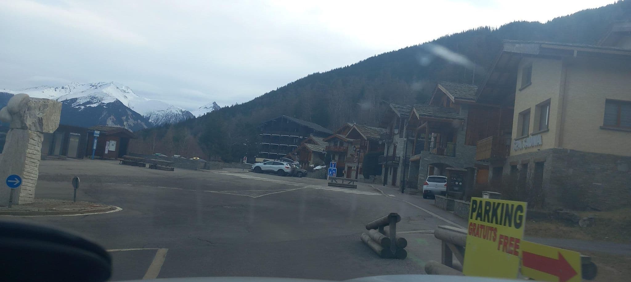 Street view near Chalet Genepy - La Norma, Modane — © MatthieuF4FNE (CC BY-SA · Mapillary)