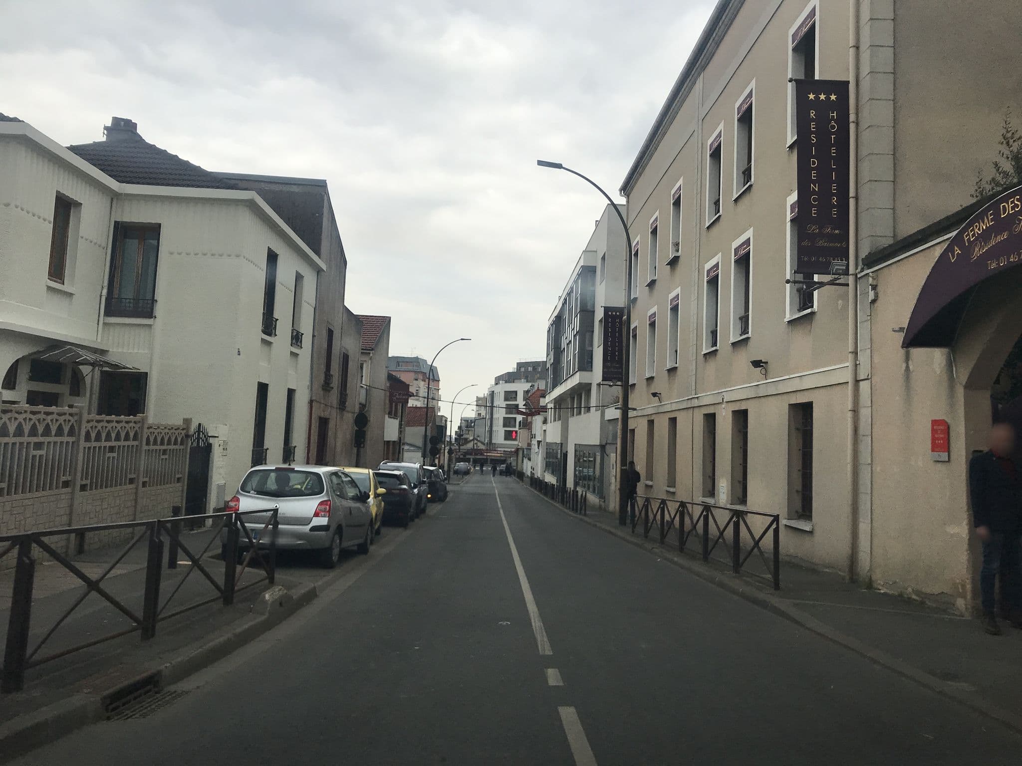 Street view near La Ferme des Barmonts, Villejuif — © unmap (CC BY-SA · Mapillary)