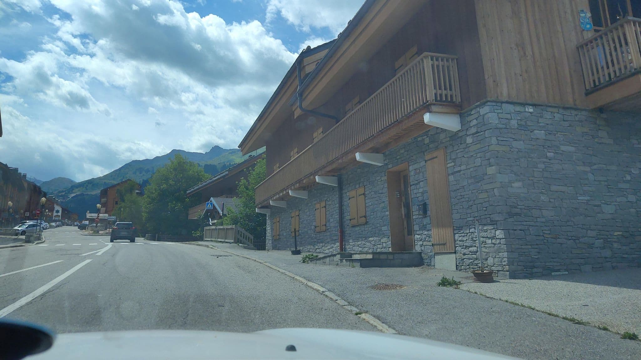 Street view near St. Erige, Méribel — © MatthieuF4FNE (CC BY-SA · Mapillary)