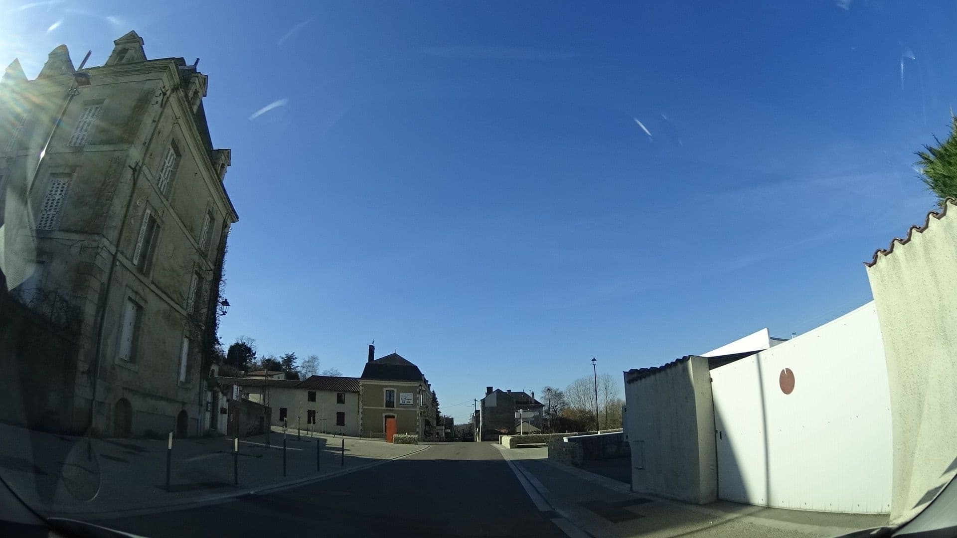Street view near The Voltaire, Airvault — © panieravide (CC BY-SA · Mapillary)