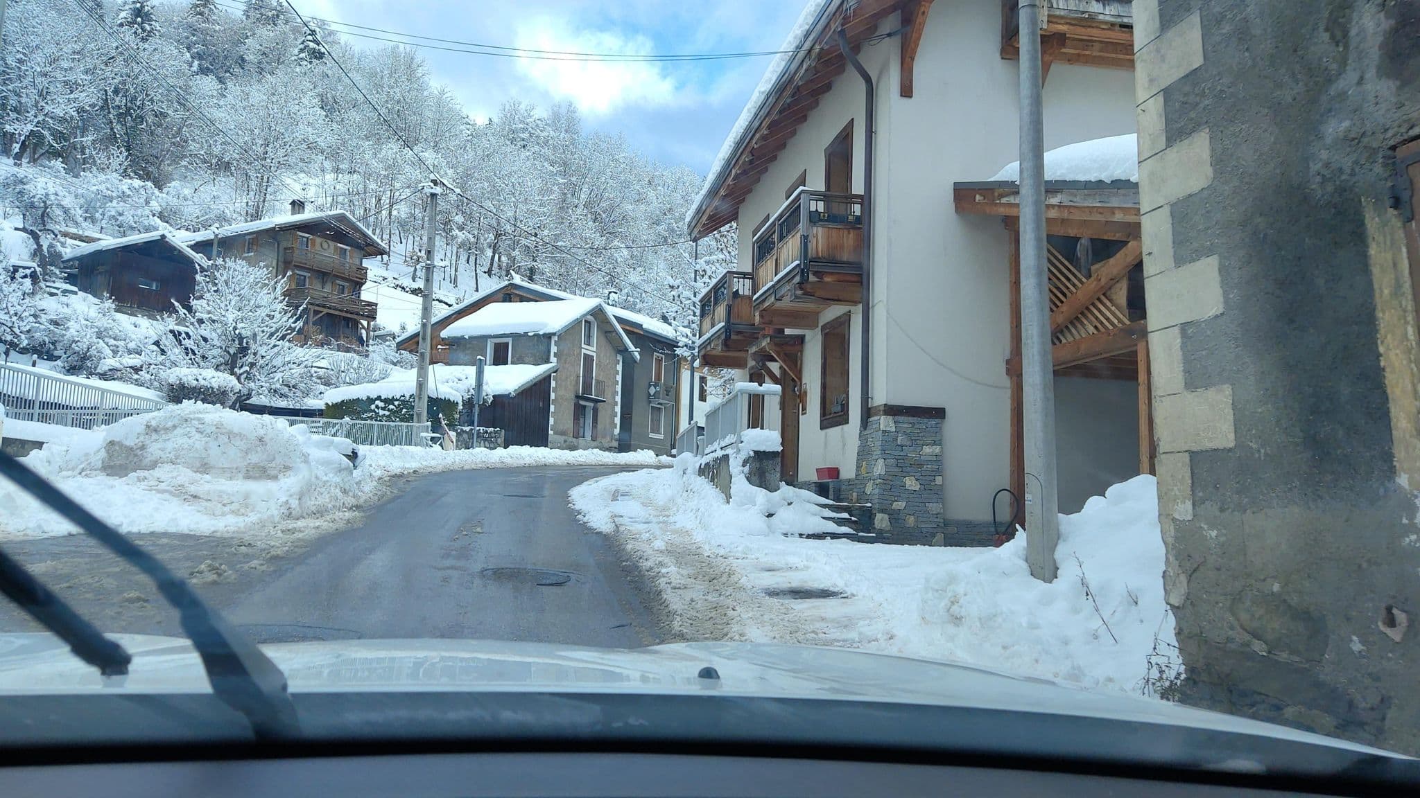 Street view near Chambre d'Hôte la Tour du Merle, Bozel — © MatthieuF4FNE (CC BY-SA · Mapillary)