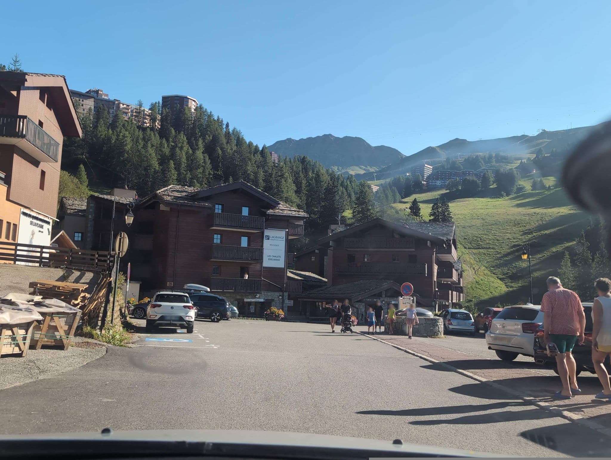 Street view near Chalet Hotel Les Rhododendrons, Belle-Plagne — © Wodner (CC BY-SA · Mapillary)