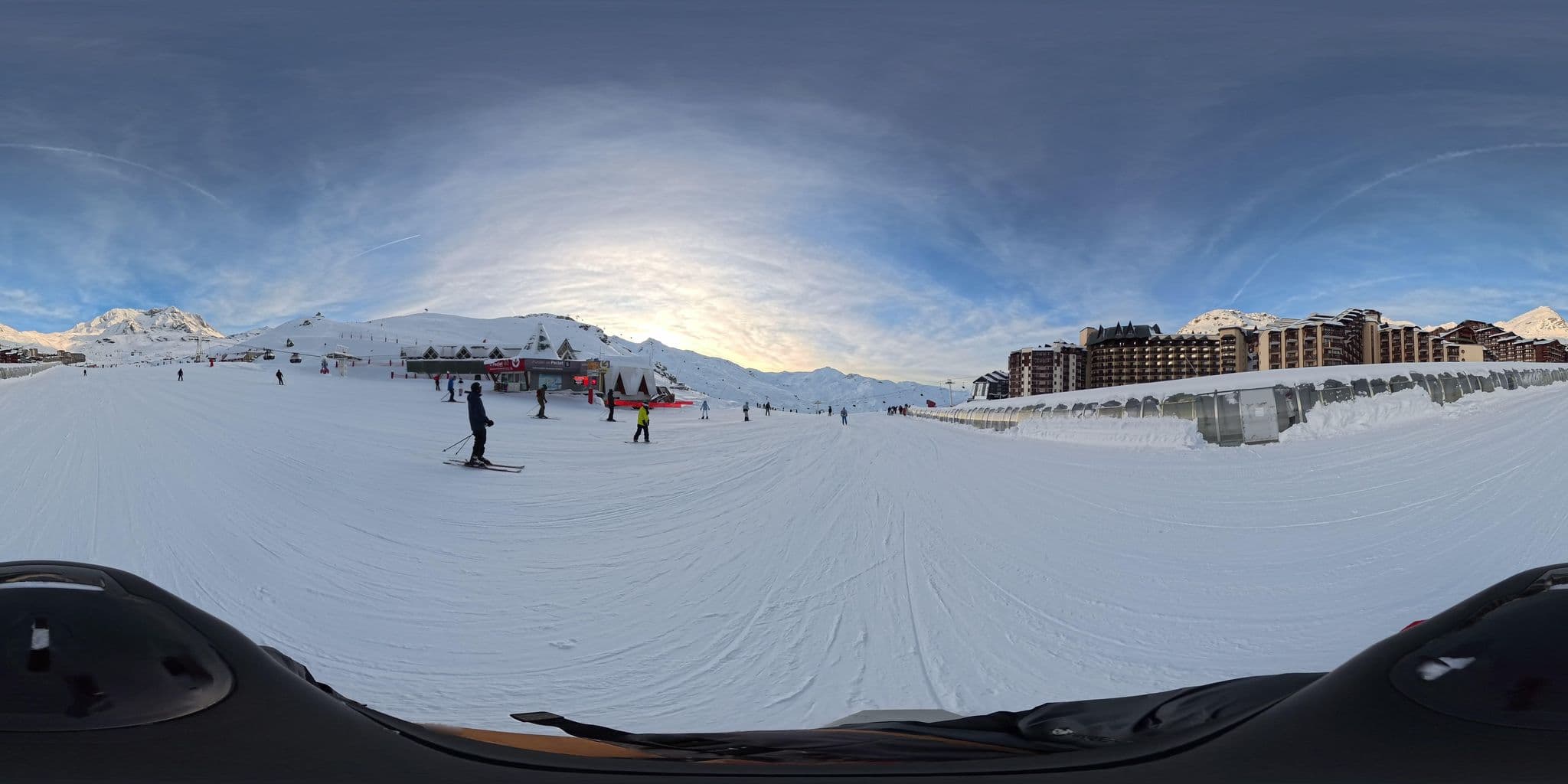 Street view near Nazca - chambre D4, Val Thorens — © MattWithHuskies (CC BY-SA · Mapillary)