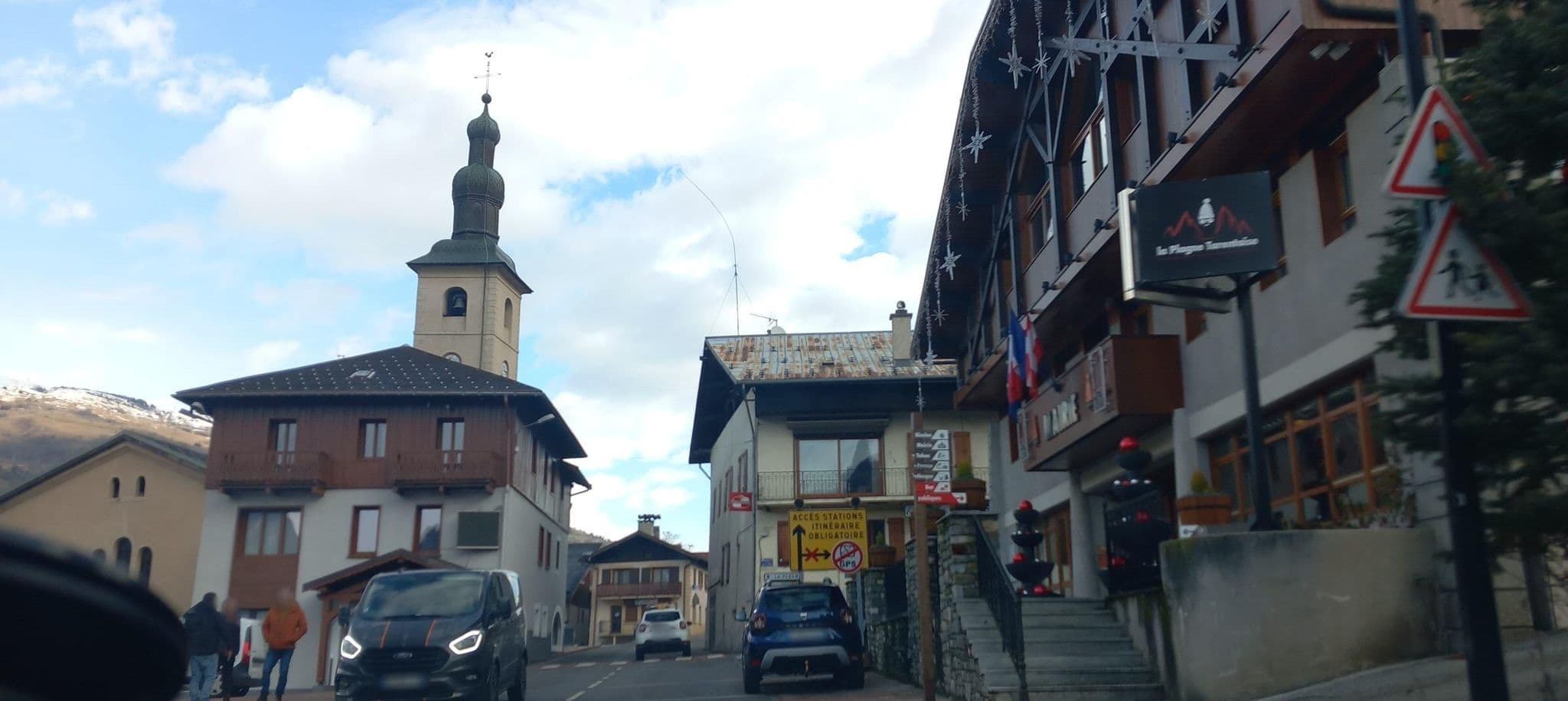 Street view near Chalet Ski Holidays, Mâcot-la-Plagne — © MatthieuF4FNE (CC BY-SA · Mapillary)