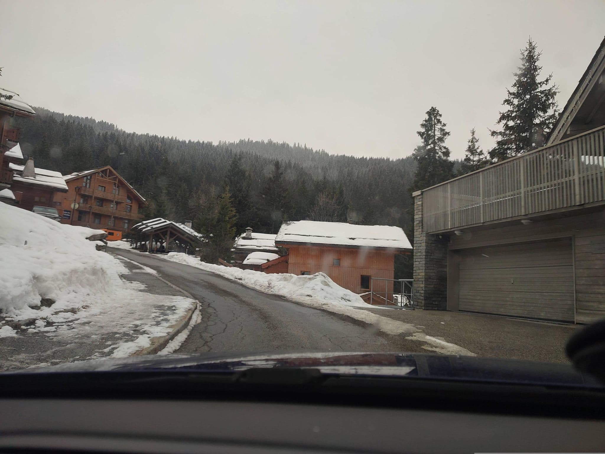 Street view near Chalet Elangeni, Méribel — © VincentCoq (CC BY-SA · Mapillary)