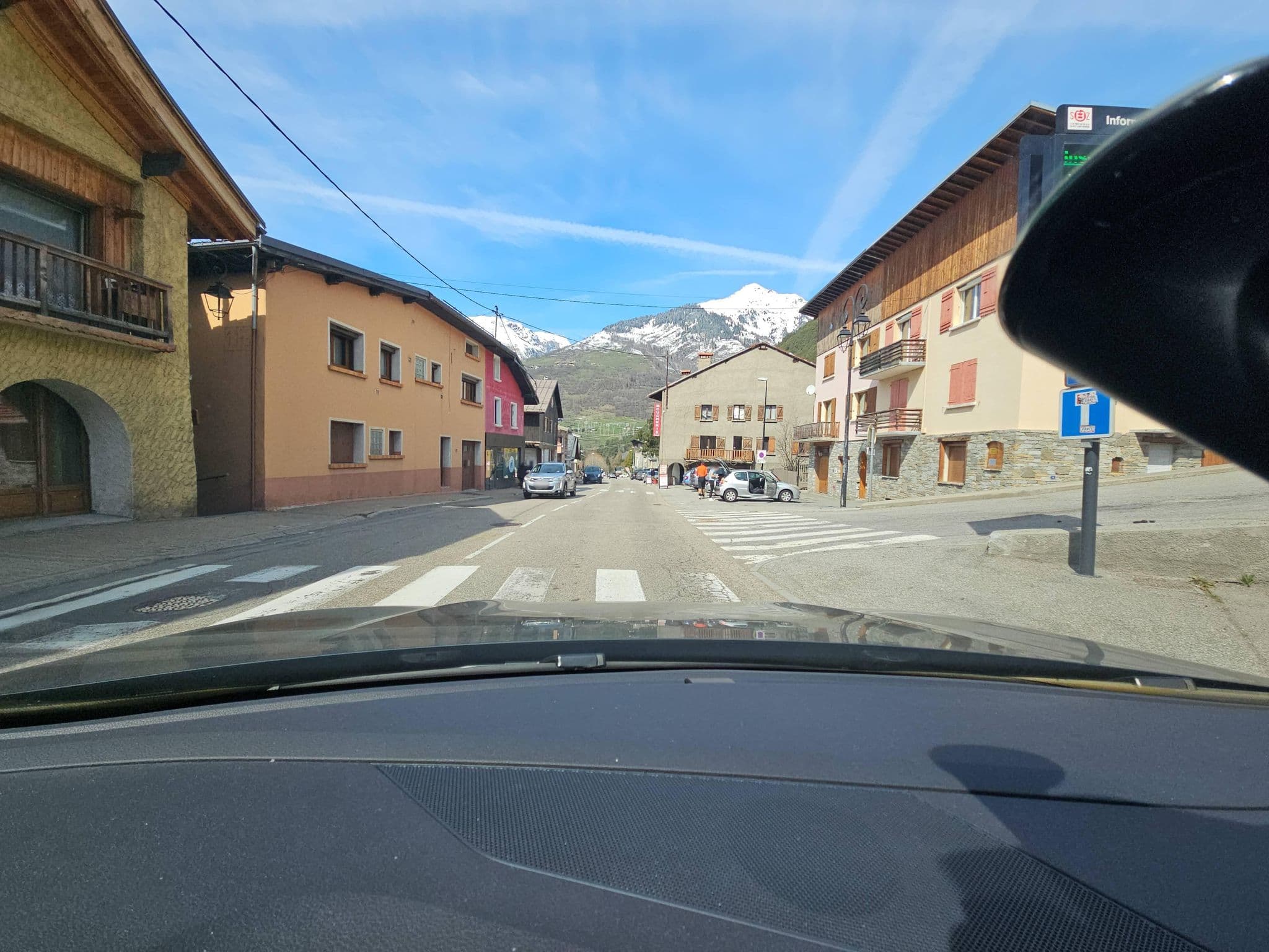 Street view near Auberge de Jeunesse, Séez — © toho (CC BY-SA · Mapillary)