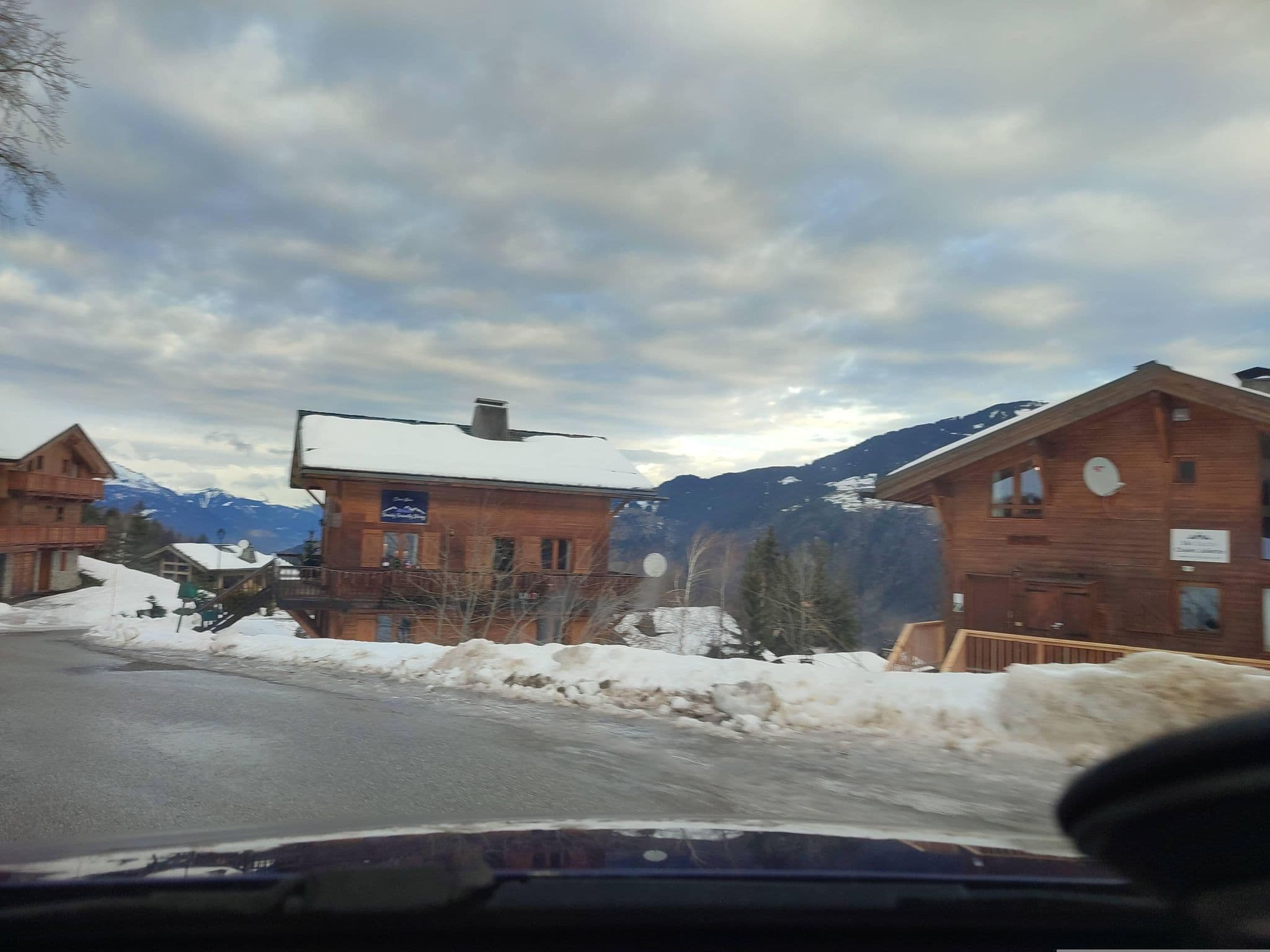 Street view near Chalet Juliette, Saint-Bon-Tarentaise — © VincentCoq (CC BY-SA · Mapillary)