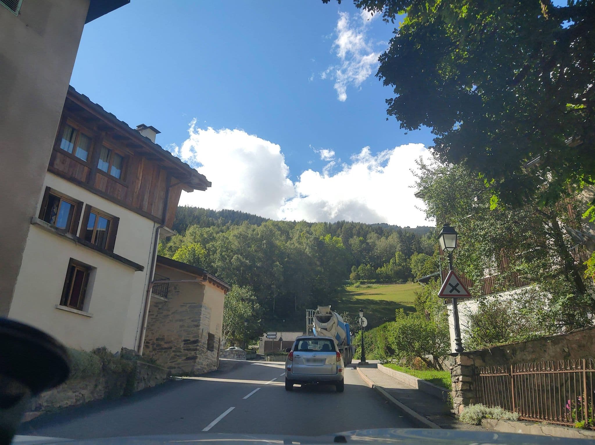 Street view near Au Rond Point des Pistes, Saint-Bon-Tarentaise — © MatthieuF4FNE (CC BY-SA · Mapillary)