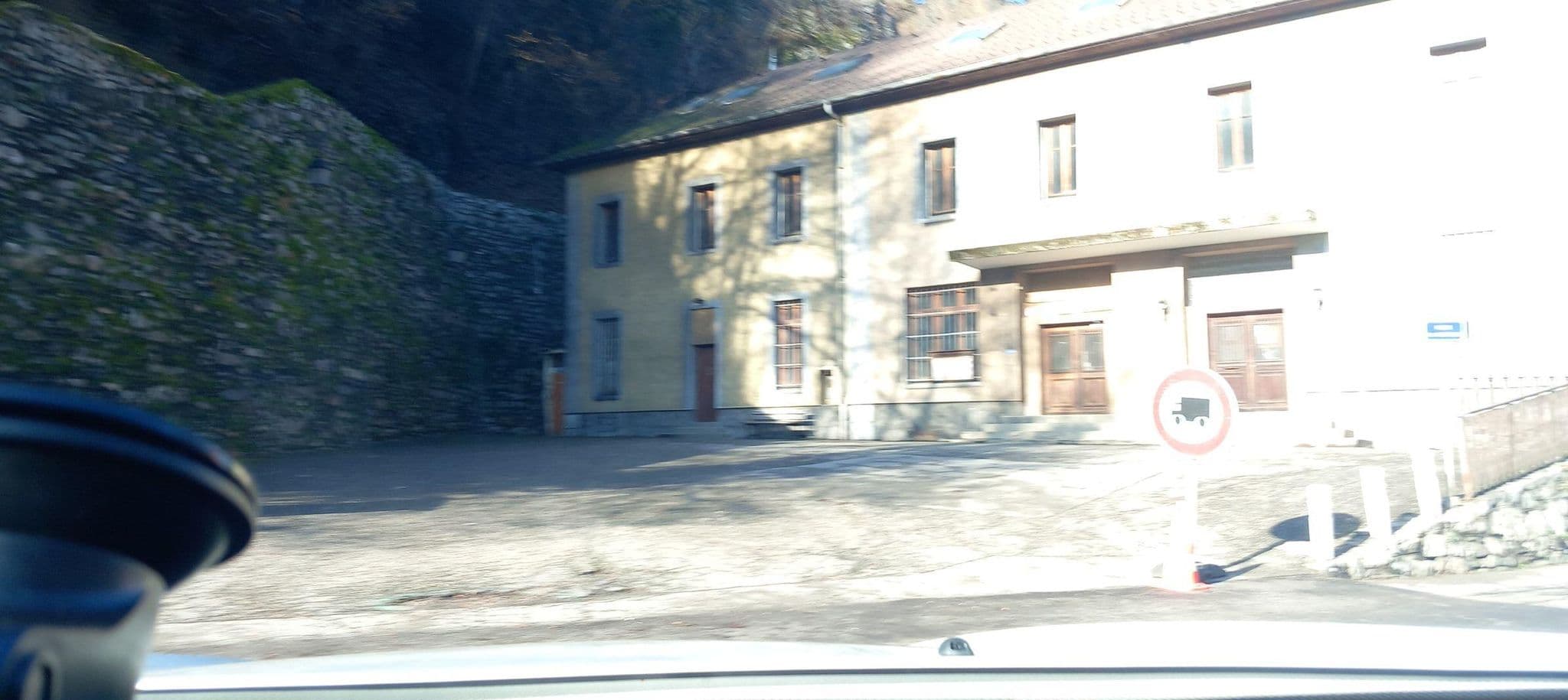 Street view near Hôtel la Darentasia, Aigueblanche — © MatthieuF4FNE (CC BY-SA · Mapillary)