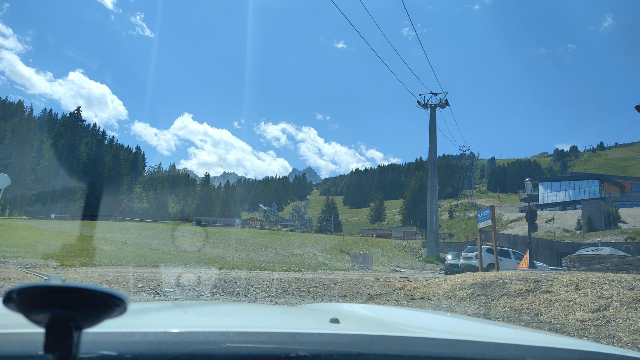 Street view near Lorraine-Savoie, Courchevel — © MatthieuF4FNE (CC BY-SA · Mapillary)