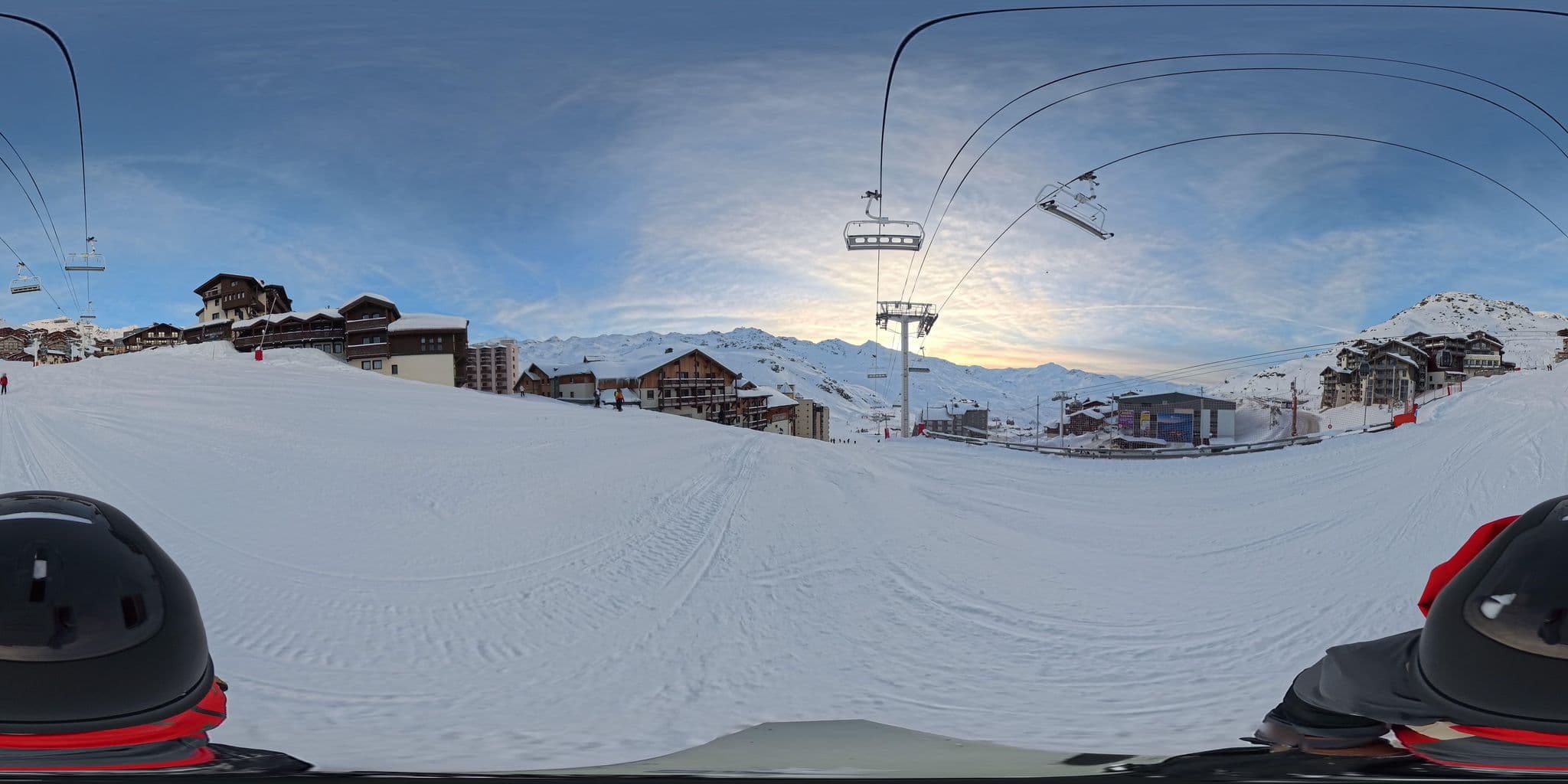 Street view near Temples du Soleil Machu Appartements Val Thorens Immobilier, Val Thorens — © MattWithHuskies (CC BY-SA · Mapillary)