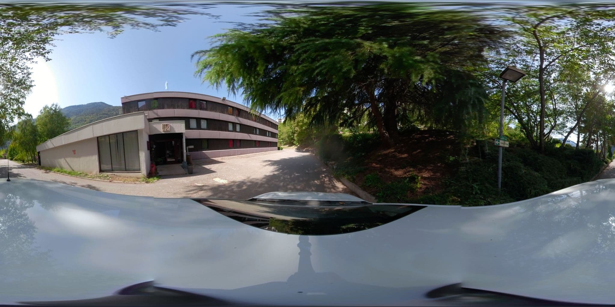 Street view near Hôtel Ibis Moutiers Tarentaise, Moûtiers — © serfim_cit_y (CC BY-SA · Mapillary)