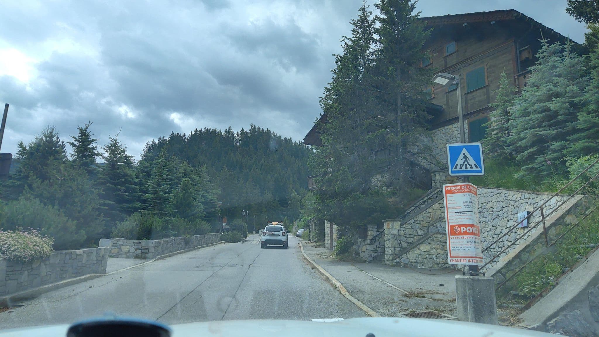 Street view near Hôtel Vacanciel le Zenith, Courchevel — © MatthieuF4FNE (CC BY-SA · Mapillary)