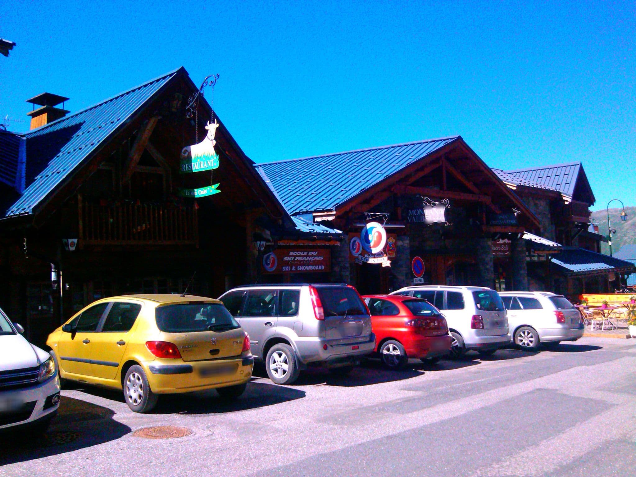 Street view near Au Selaou 34, Val Thorens — © zerpou (CC BY-SA · Mapillary)