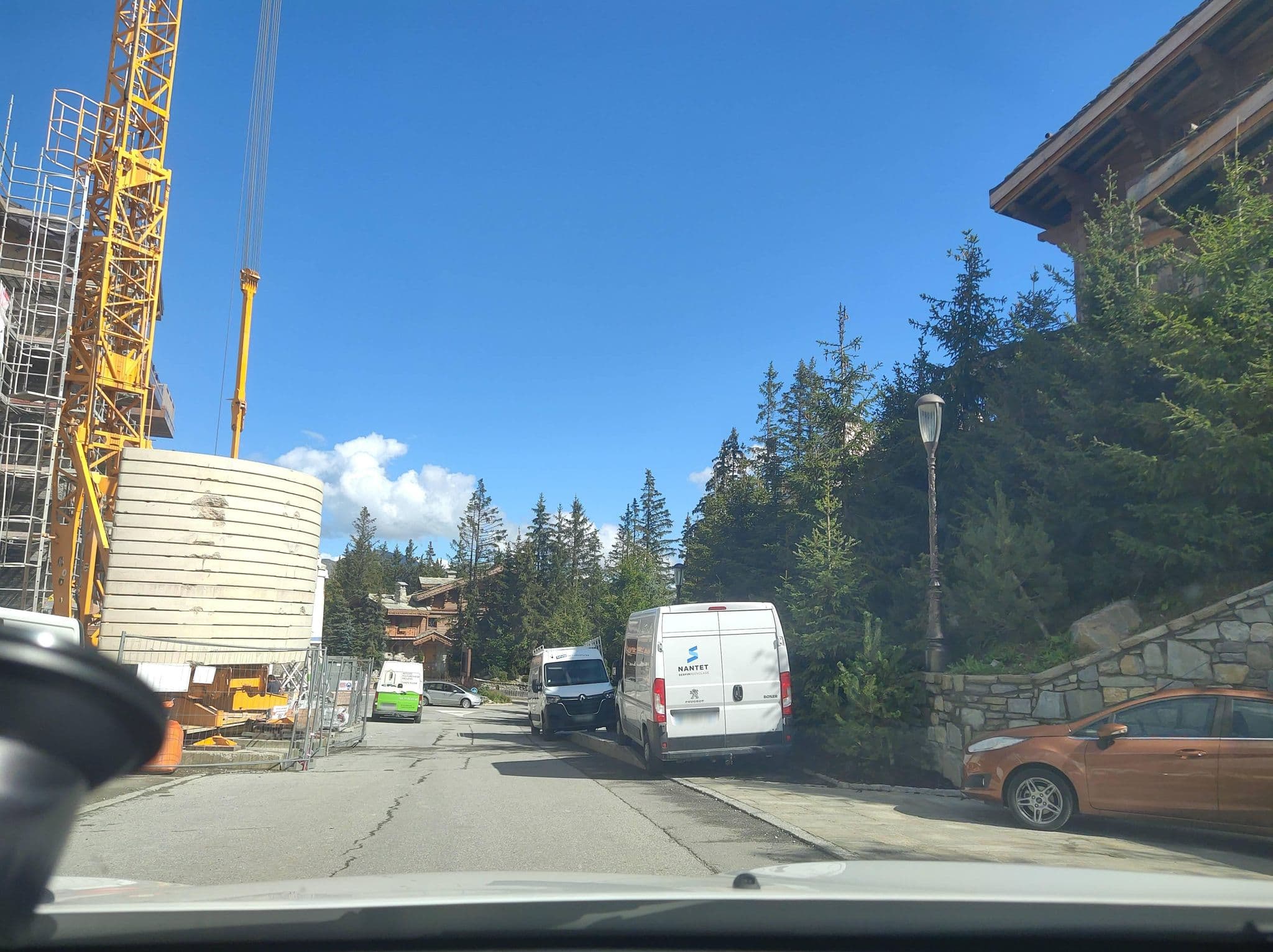 Street view near Appartement d'Exception, Courchevel — © MatthieuF4FNE (CC BY-SA · Mapillary)