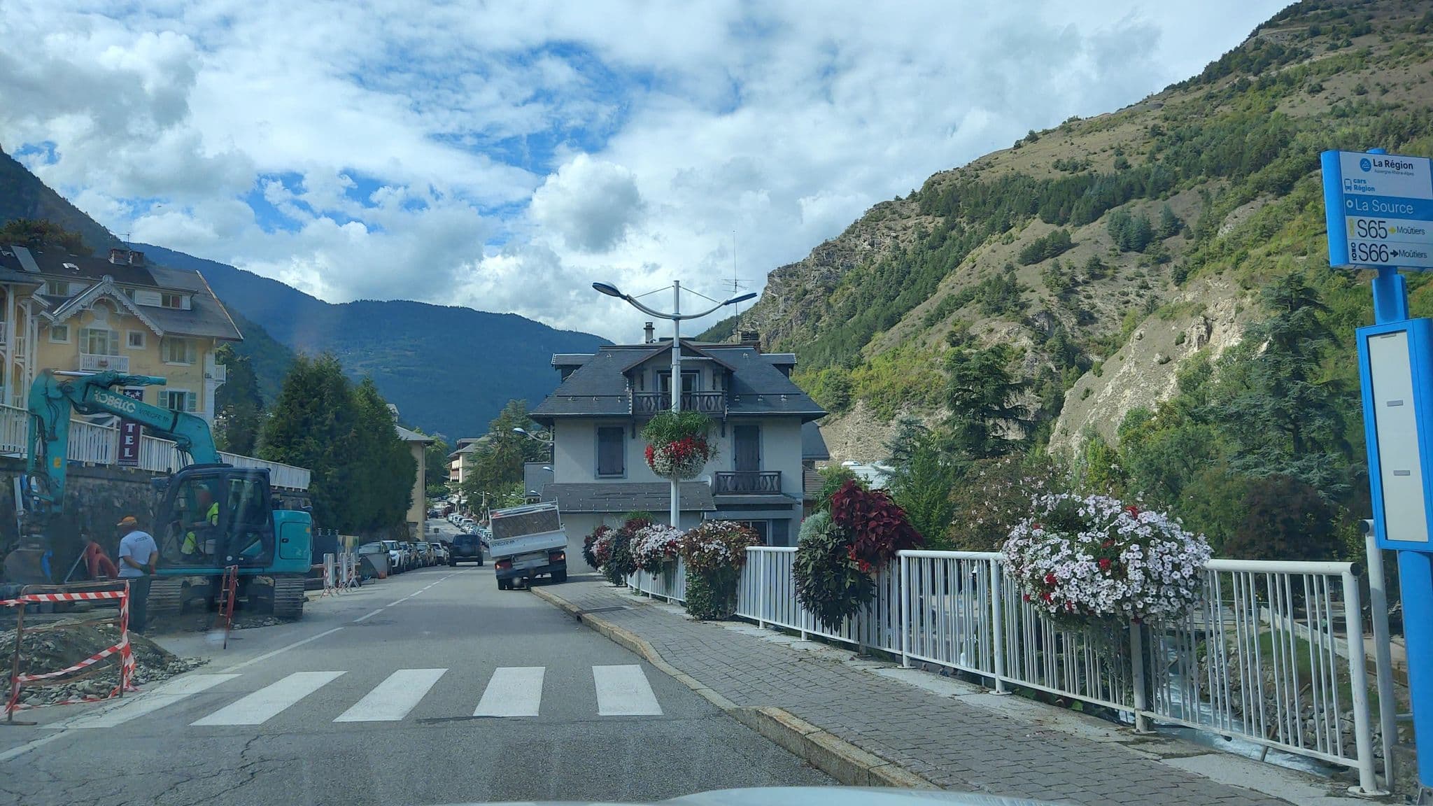 Street view near Hôtel le Parc, Les Allues — © MatthieuF4FNE (CC BY-SA · Mapillary)