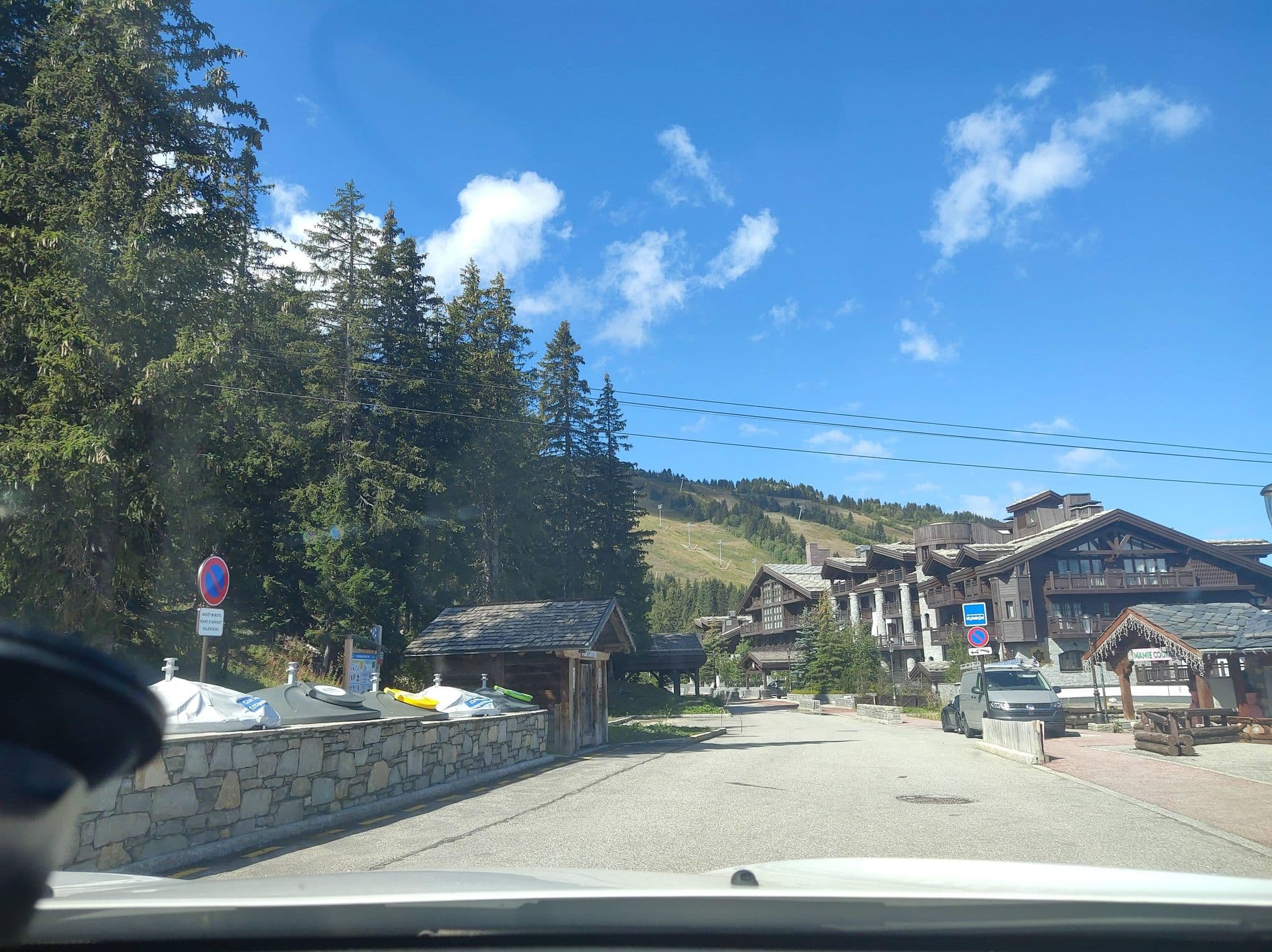 Street view near Le New Solarium, Courchevel — © MatthieuF4FNE (CC BY-SA · Mapillary)