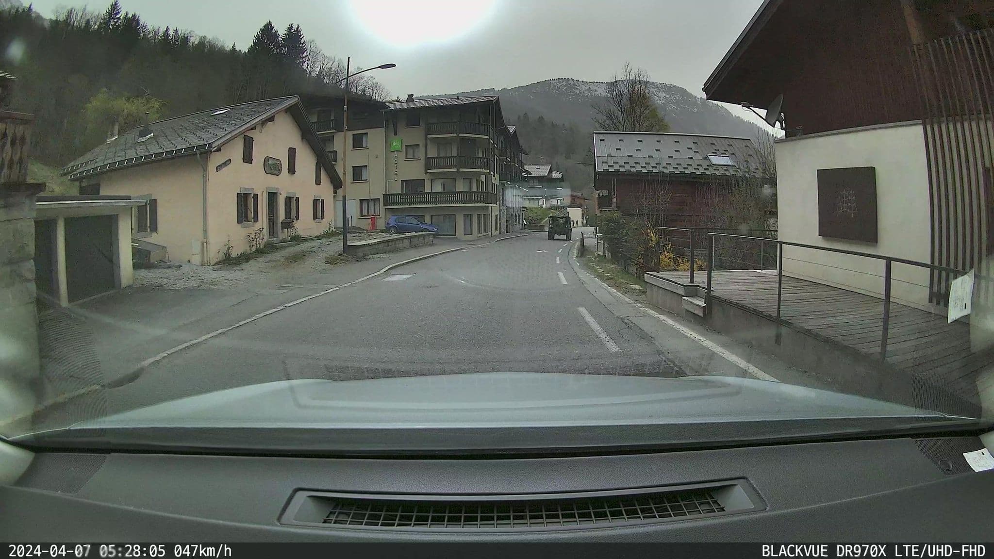 Street view near Chalupa, Les Houches — © ordinatous (CC BY-SA · Mapillary)