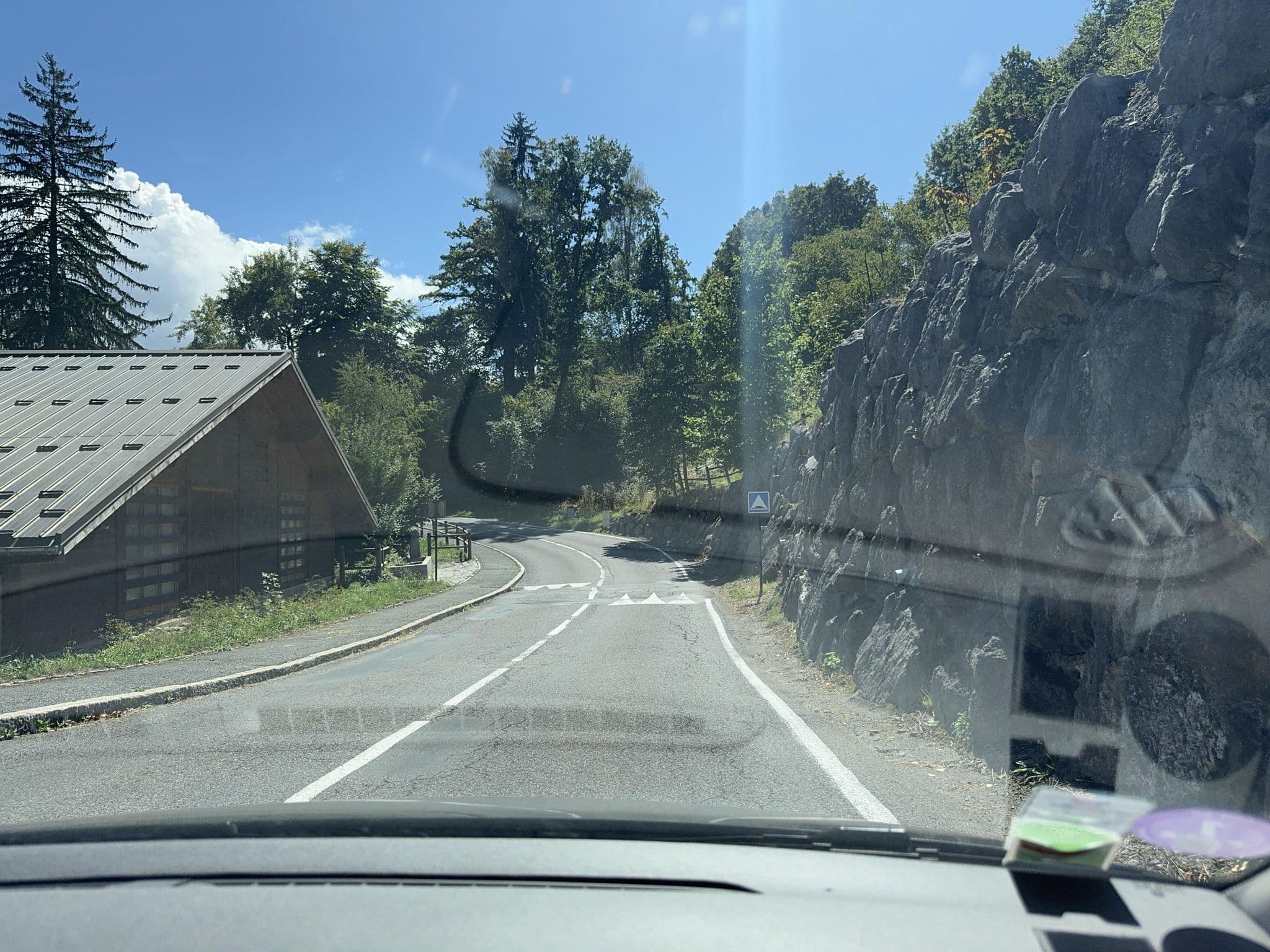 Street view near Centre de la Combaz, Combloux — © jerome92370 (CC BY-SA · Mapillary)