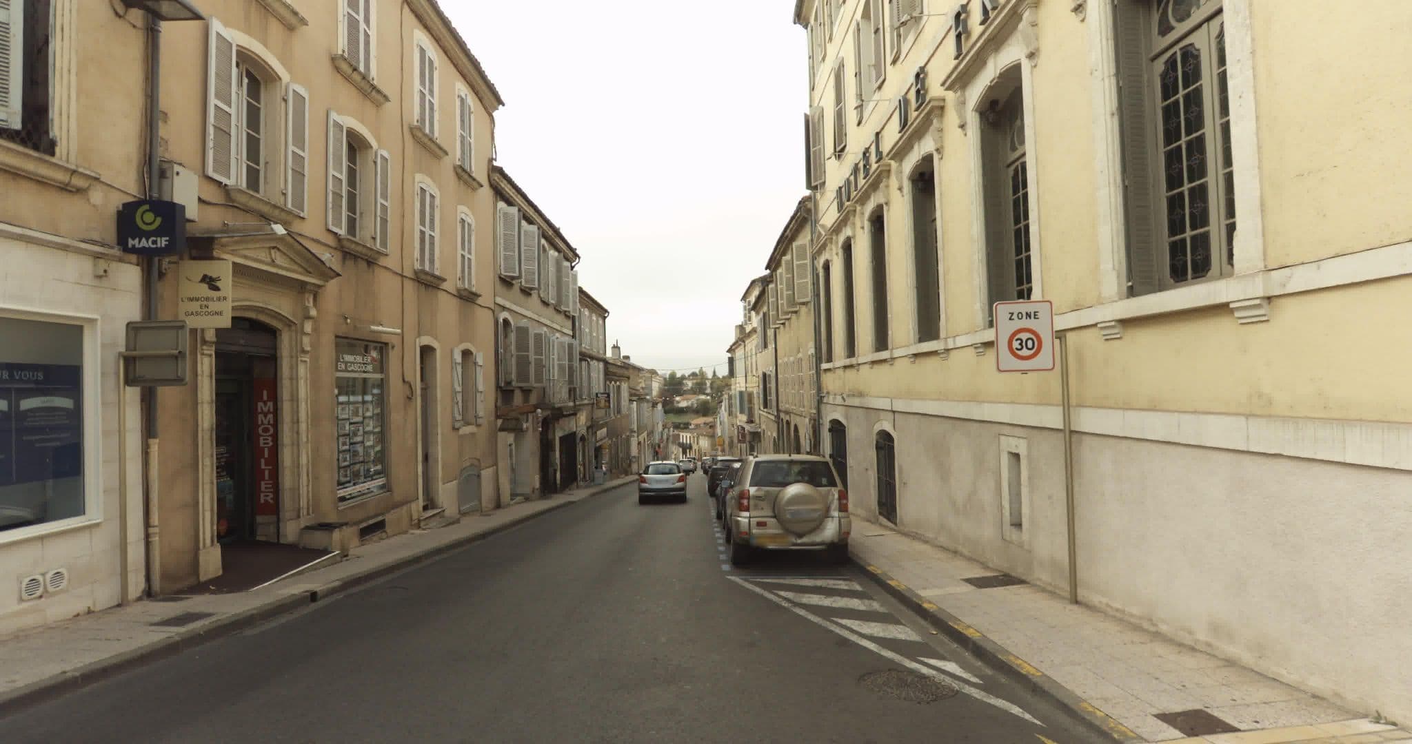 Street view near Hôtel de France, Auch — © sogefi (CC BY-SA · Mapillary)