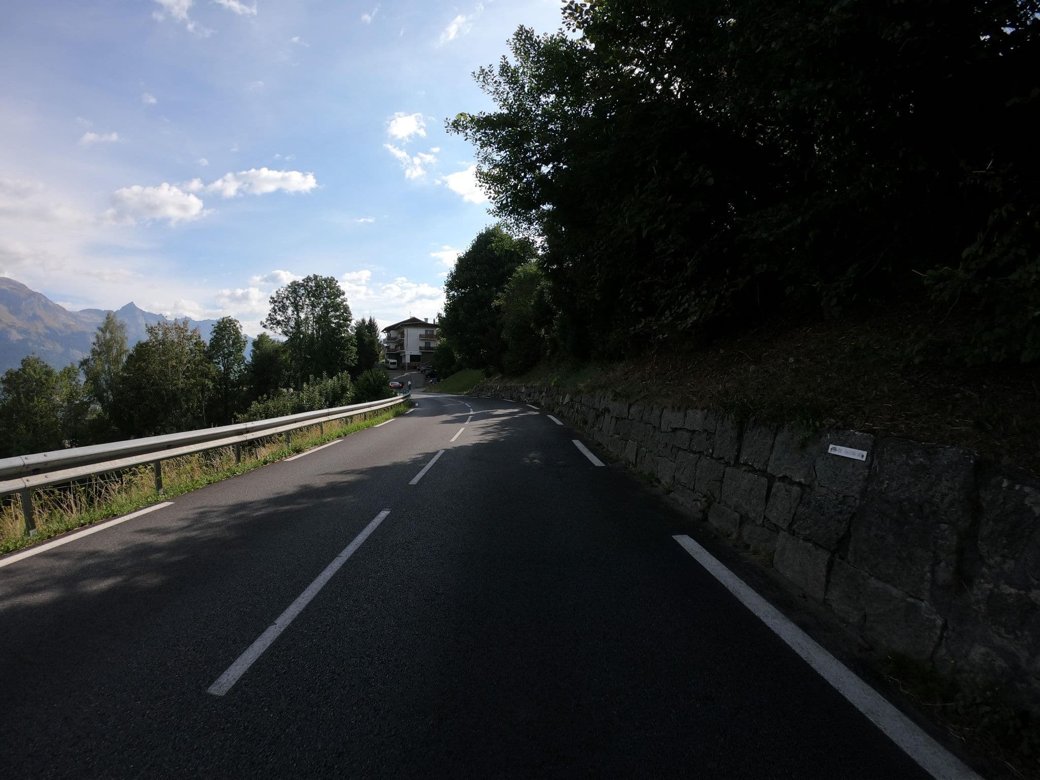 Street view near Chalet Caprice (Chalet Hôtel), Combloux — © joostjakob (CC BY-SA · Mapillary)