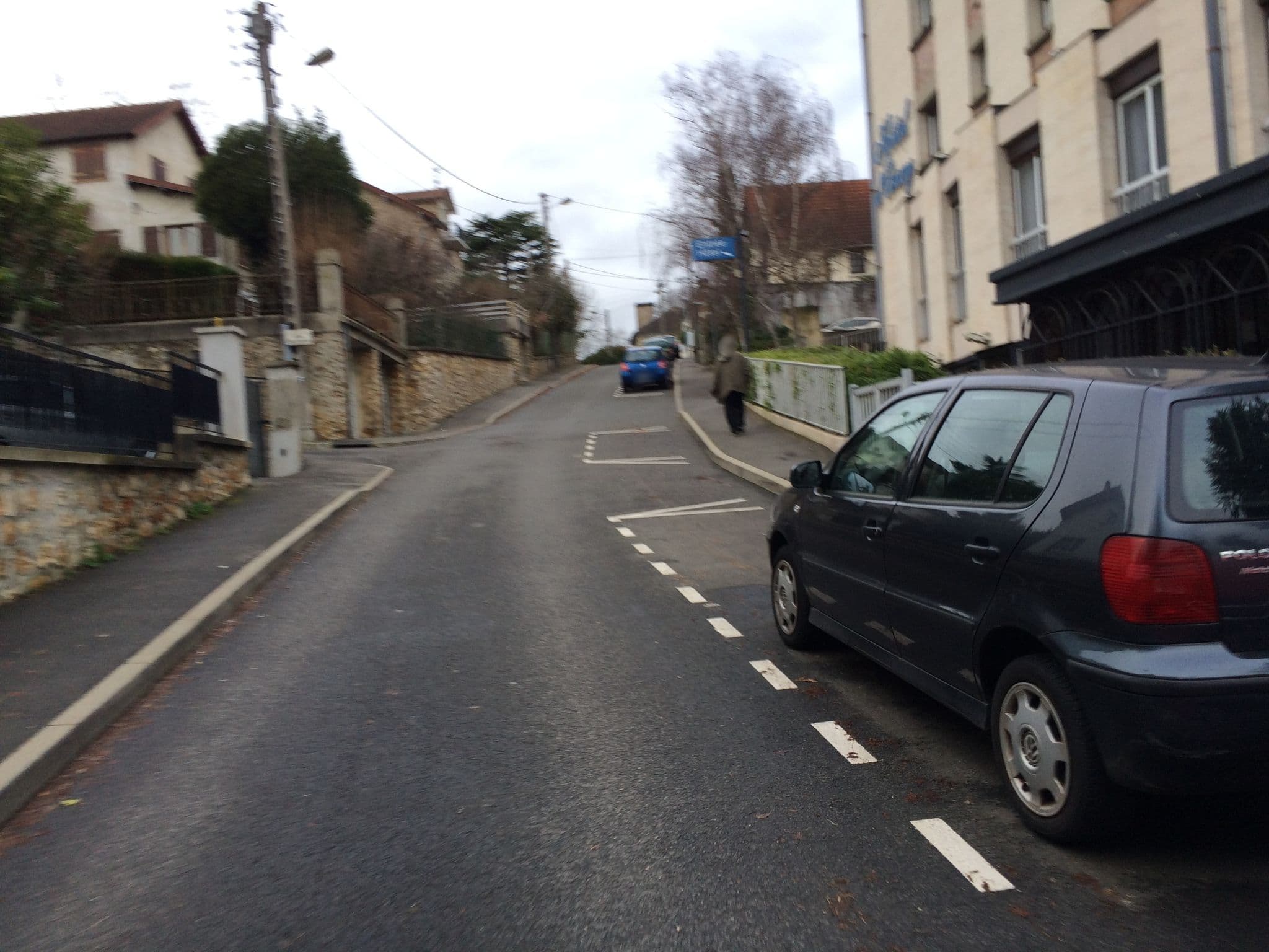 Street view near Hôtel d'Orsay, Orsay — © josmougn (CC BY-SA · Mapillary)