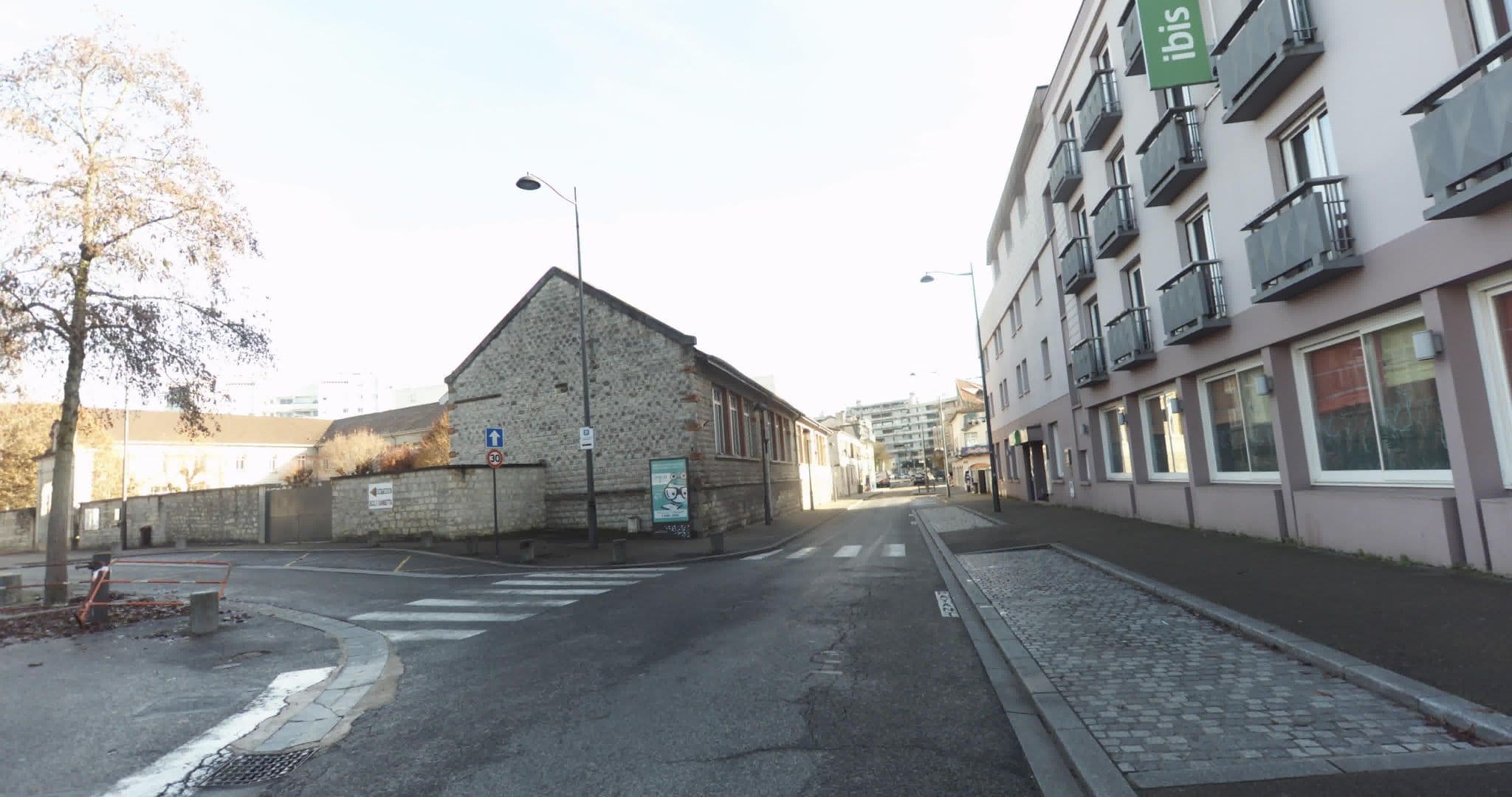 Street view near Ibis Styles, Saint-Dizier — © sogefi (CC BY-SA · Mapillary)