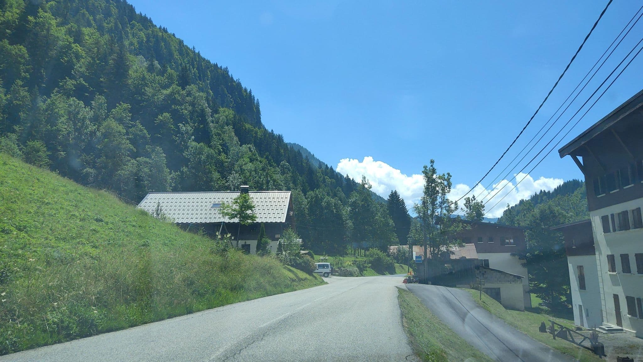 Street view near Chalet "Coeur de Marie", Praz-sur-Arly — © MatthieuF4FNE (CC BY-SA · Mapillary)