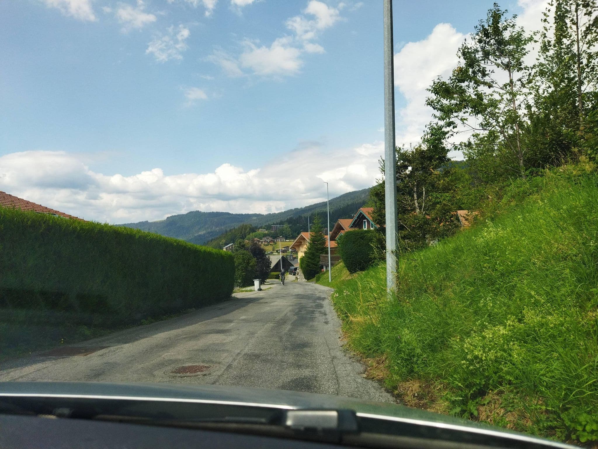 Street view near Les Villages Clubs du Soleil, Magland — © QLFM (CC BY-SA · Mapillary)
