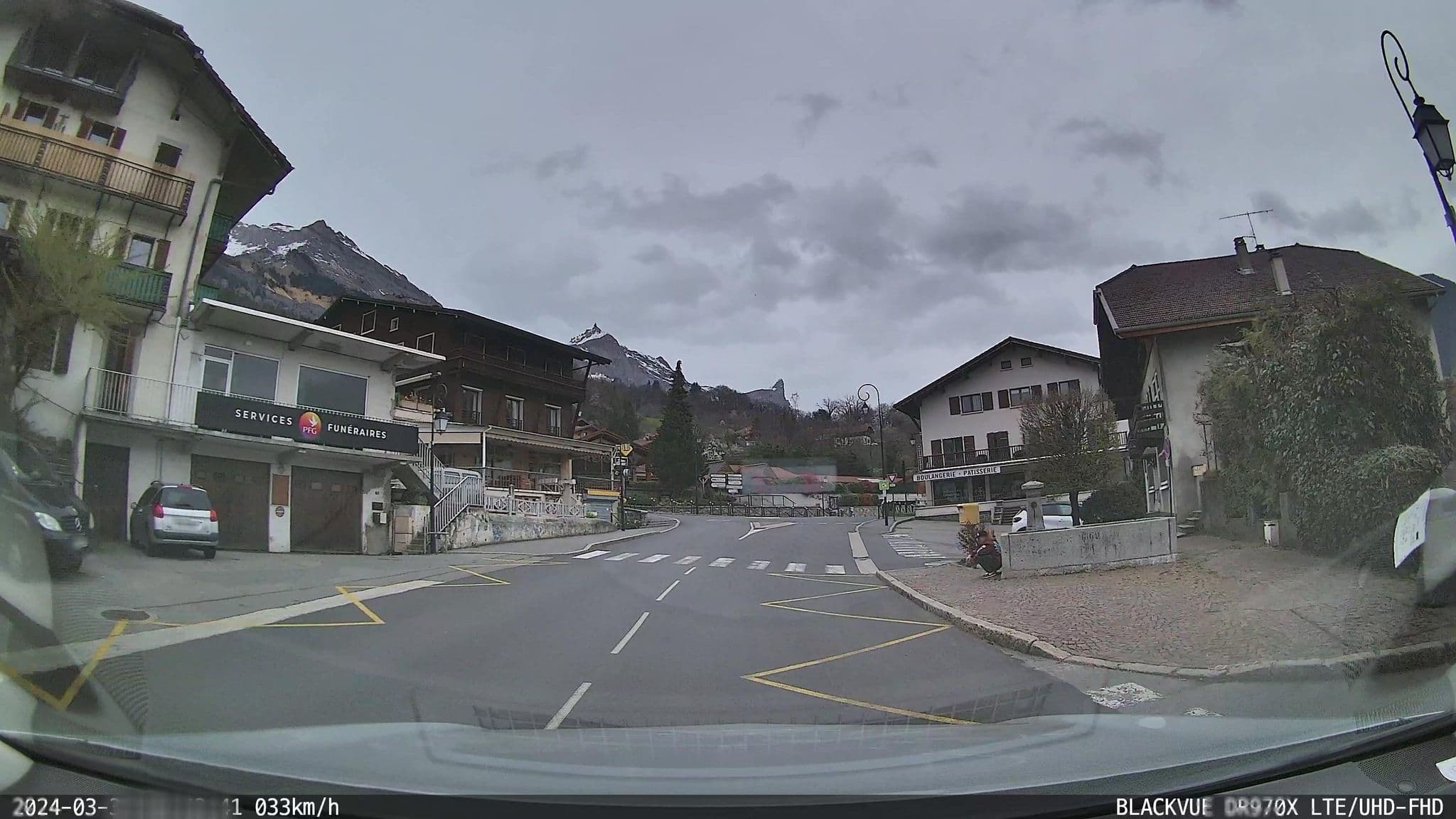 Street view near Refuge Moëde Anterne, Passy — © ordinatous (CC BY-SA · Mapillary)