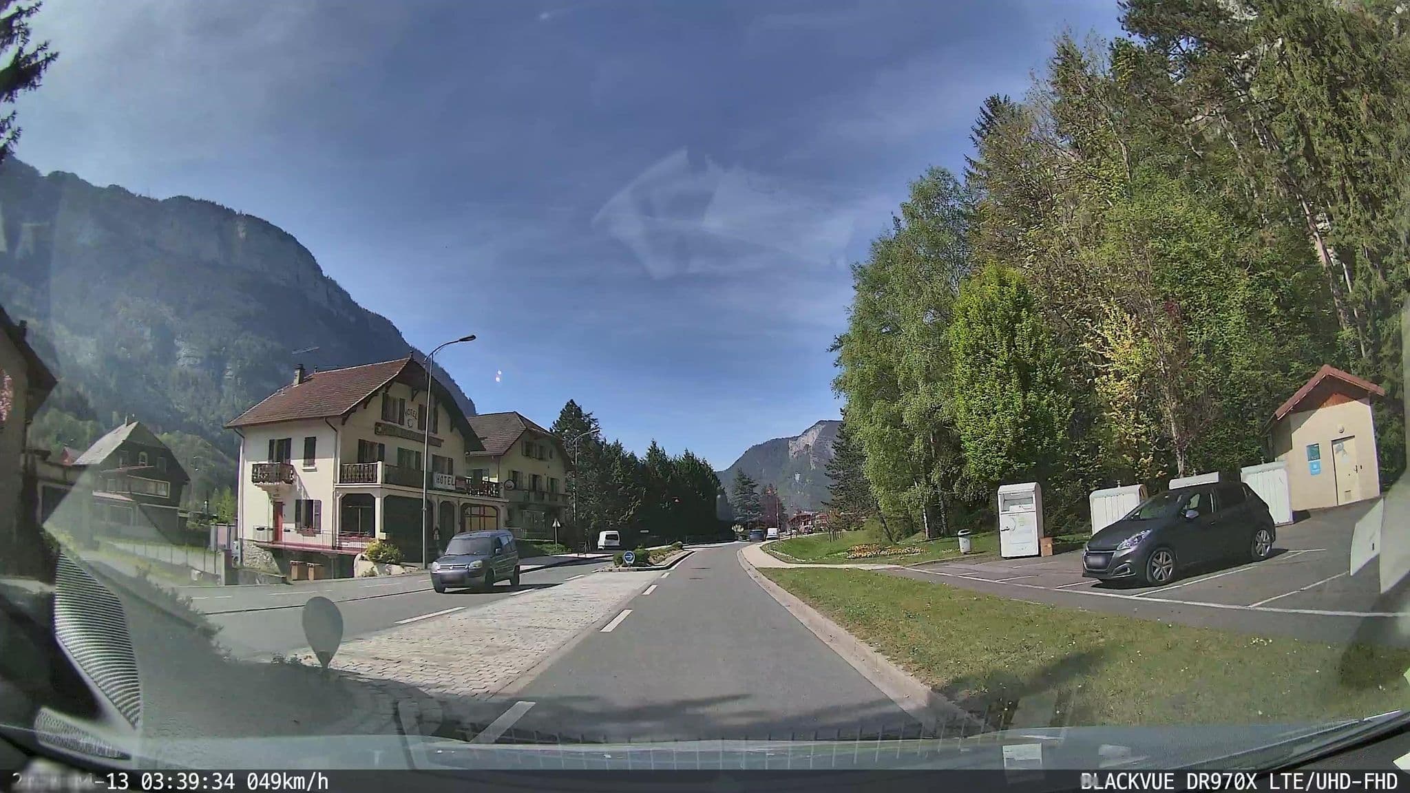 Street view near Hotel Edelweiss, Magland — © ordinatous (CC BY-SA · Mapillary)