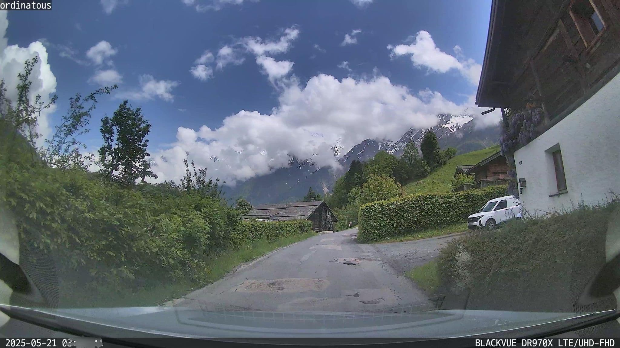 Street view near Auberge du Crêt, Les Houches — © ordinatous (CC BY-SA · Mapillary)