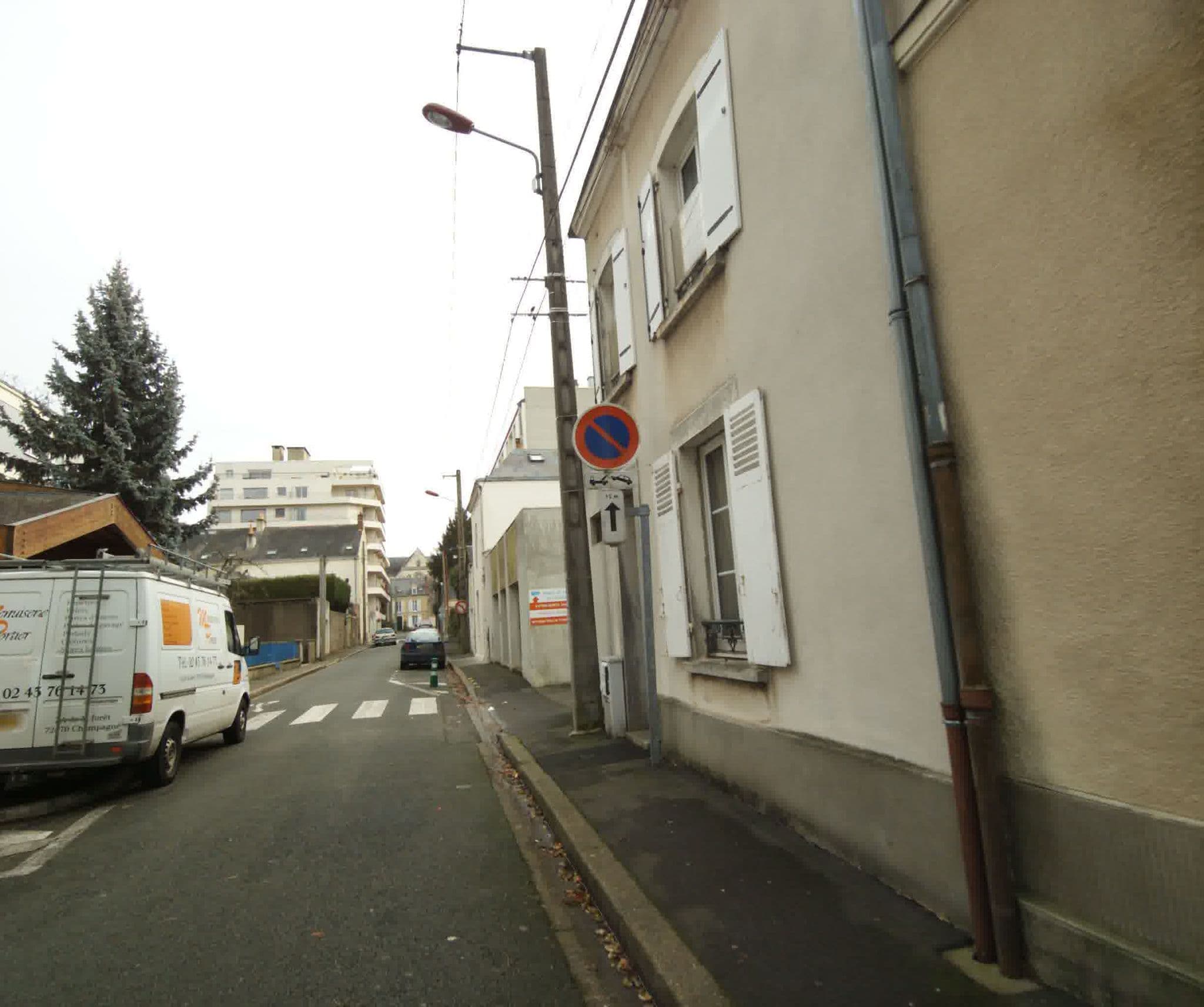 Street view near Le Flore Habitat Jeunes, Le Mans — © sogefi (CC BY-SA · Mapillary)