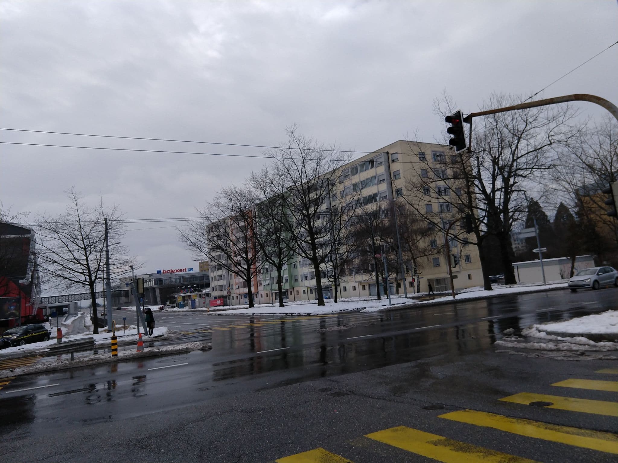 Street view near İsviçre, Ferney-Voltaire — © danbjoseph (CC BY-SA · Mapillary)
