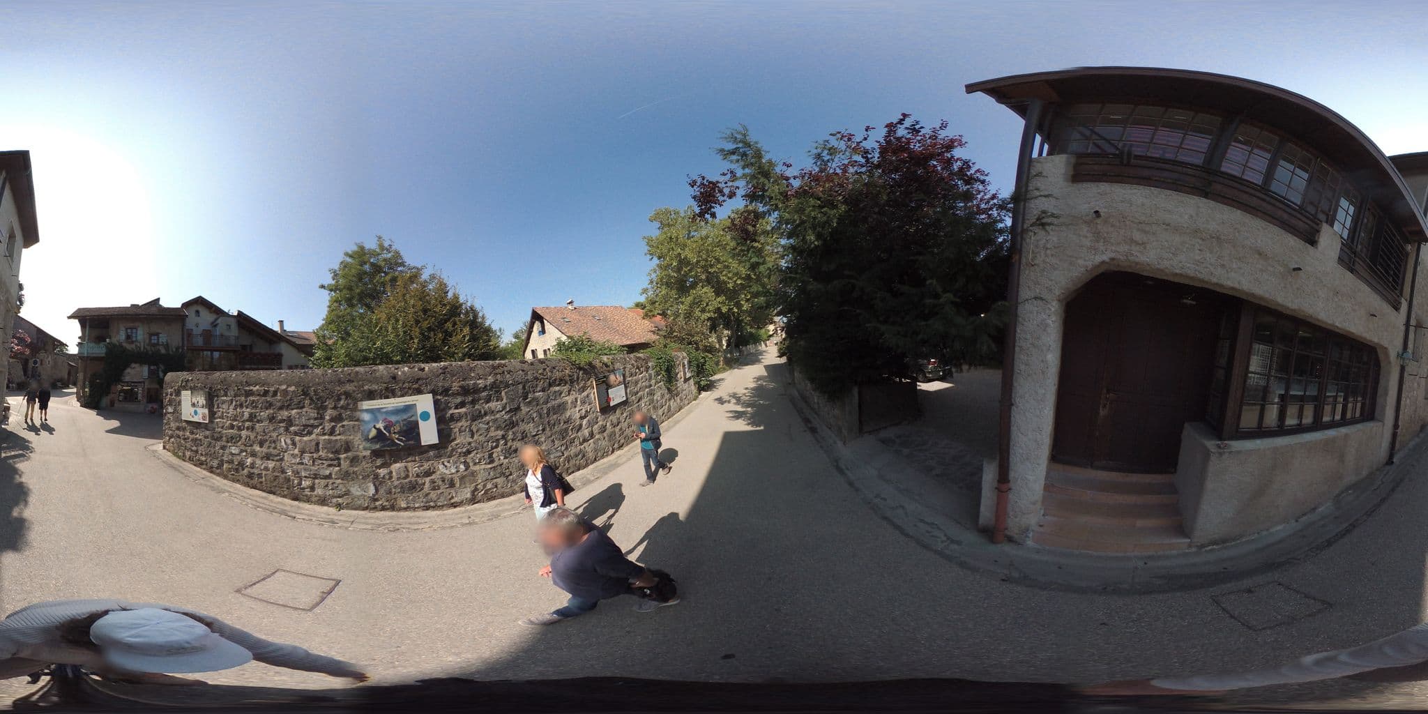 Street view near Hôtel Le Jules Verne, The Originals Relais (Relais du Silence), Messery — © geovelo (CC BY-SA · Mapillary)